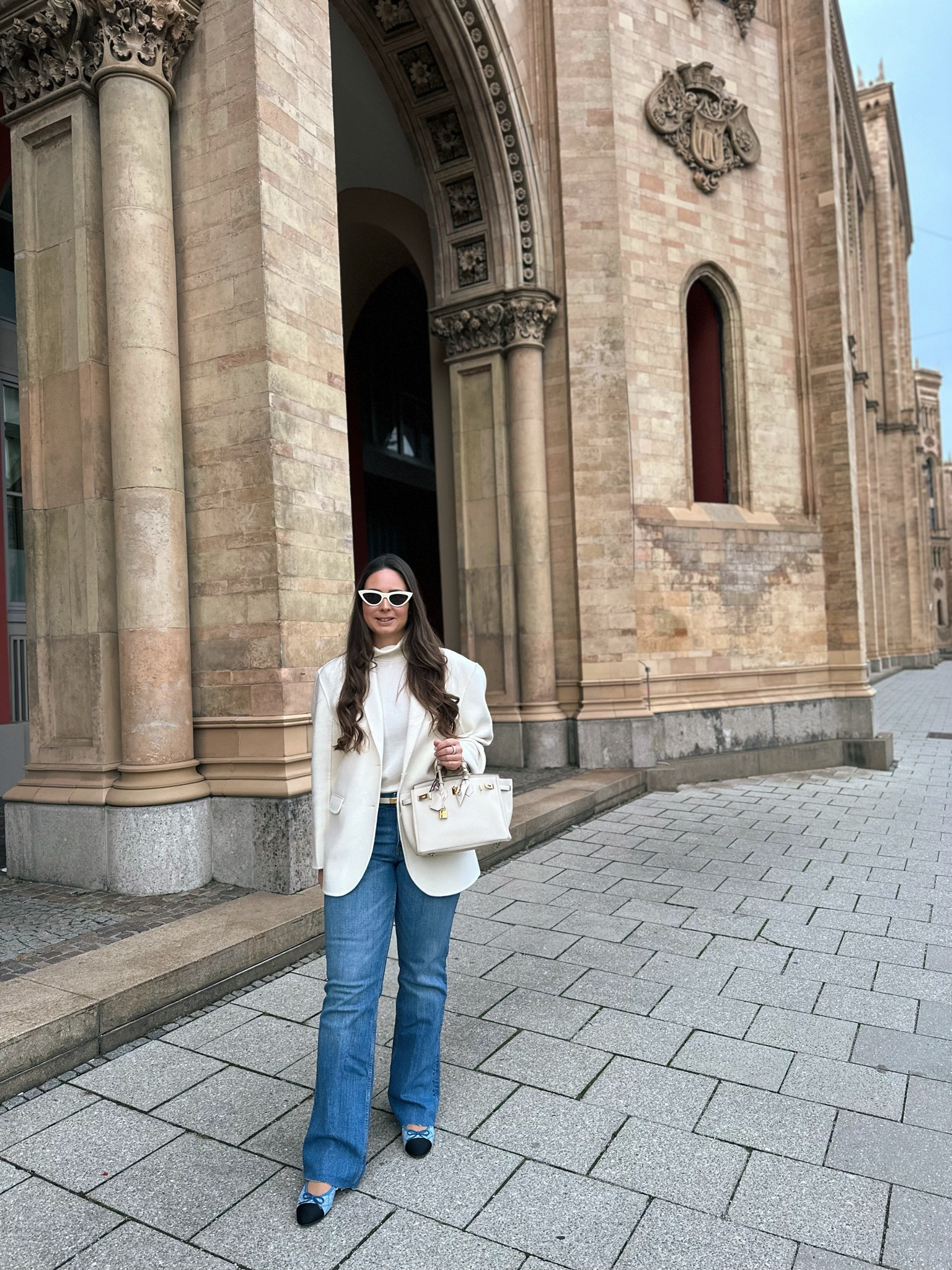Casual city look 🩵
#jeans #blazer #rollkragenpullover #kaschmirpullover

#LTKstyletip #LTKSpringSale #LTKSeasonal