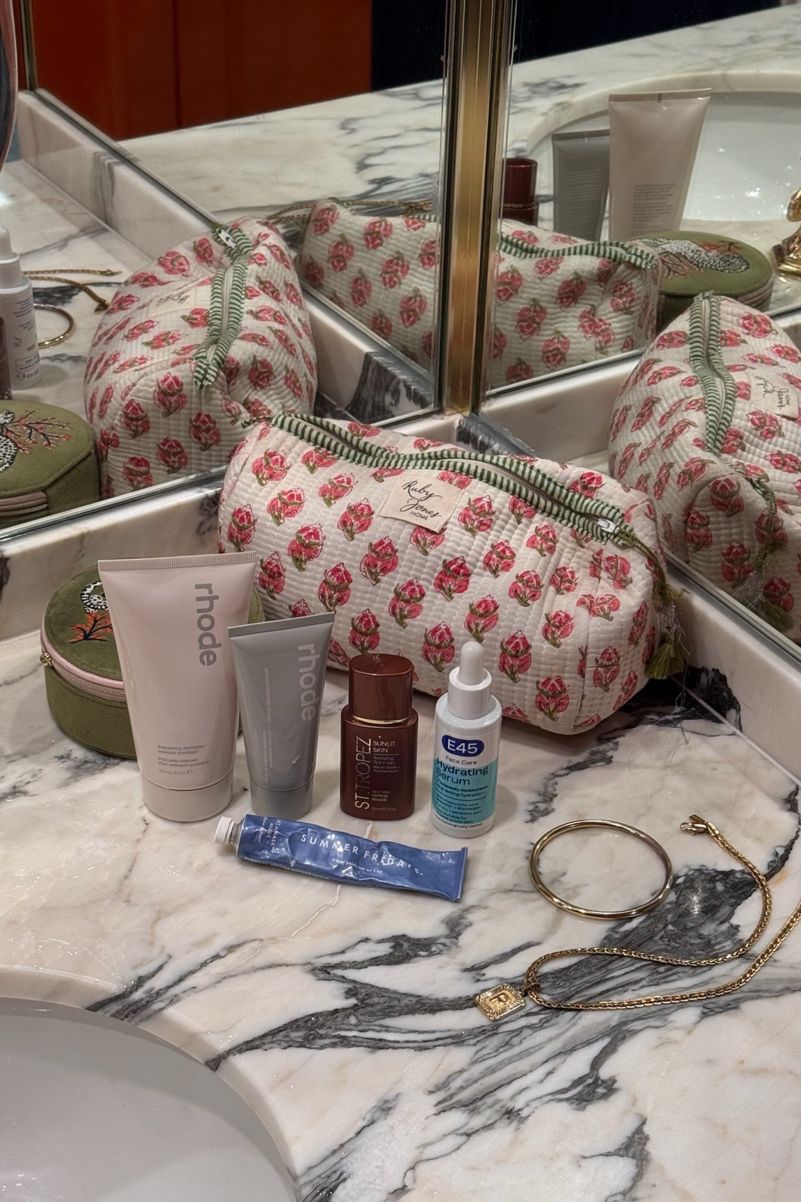 Hers 🩵

Travel essentials  

The beauty products I’m using in LA!!

Rhode|E45|SummerFridays|StTropez

#LTKbeauty #LTKtravel #LTKAprilSpotlight