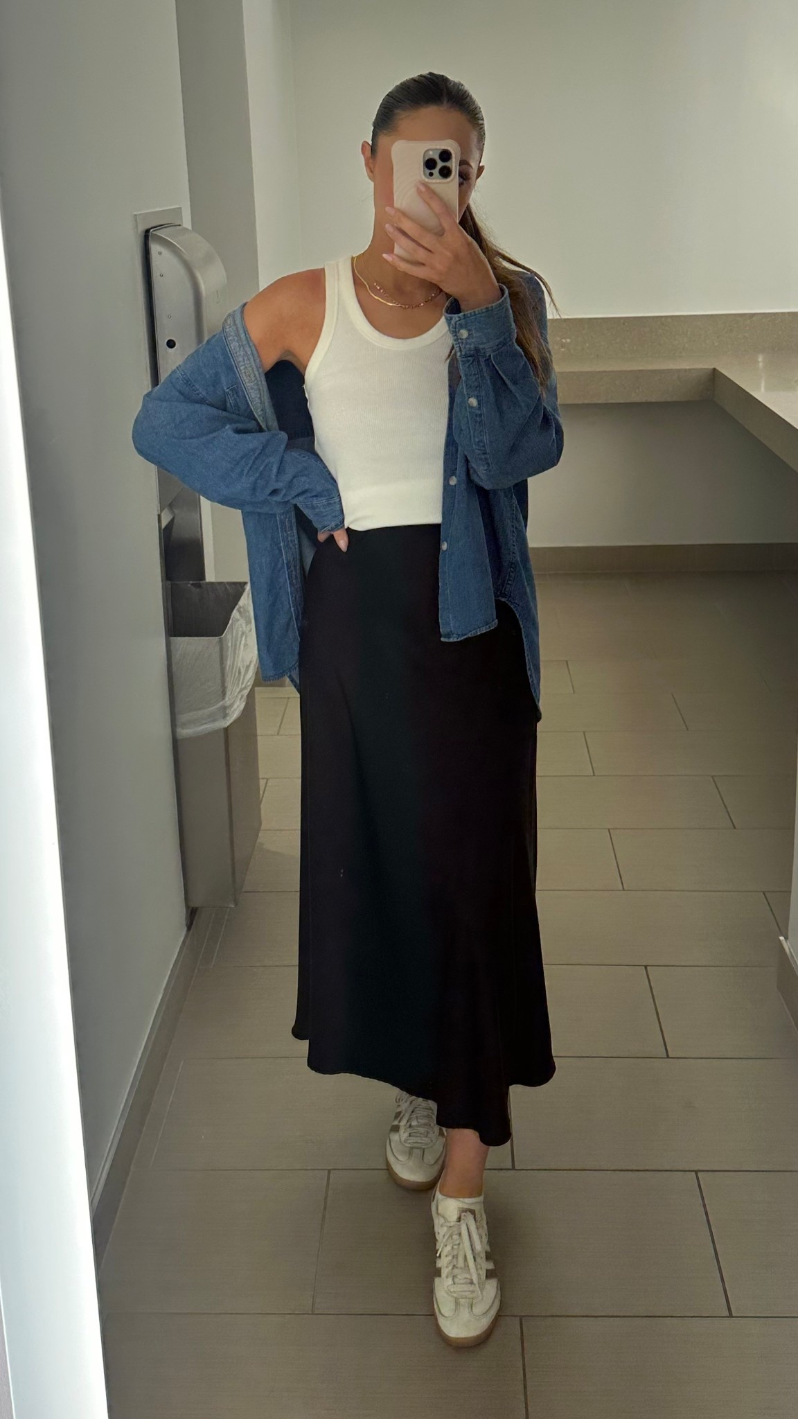 How to style a black satin maxi skirt.


Satin maxi skirt outfits, my styled life, fall outfits, fall transition outfits, denim shirt outfit. 

#LTKSeasonal