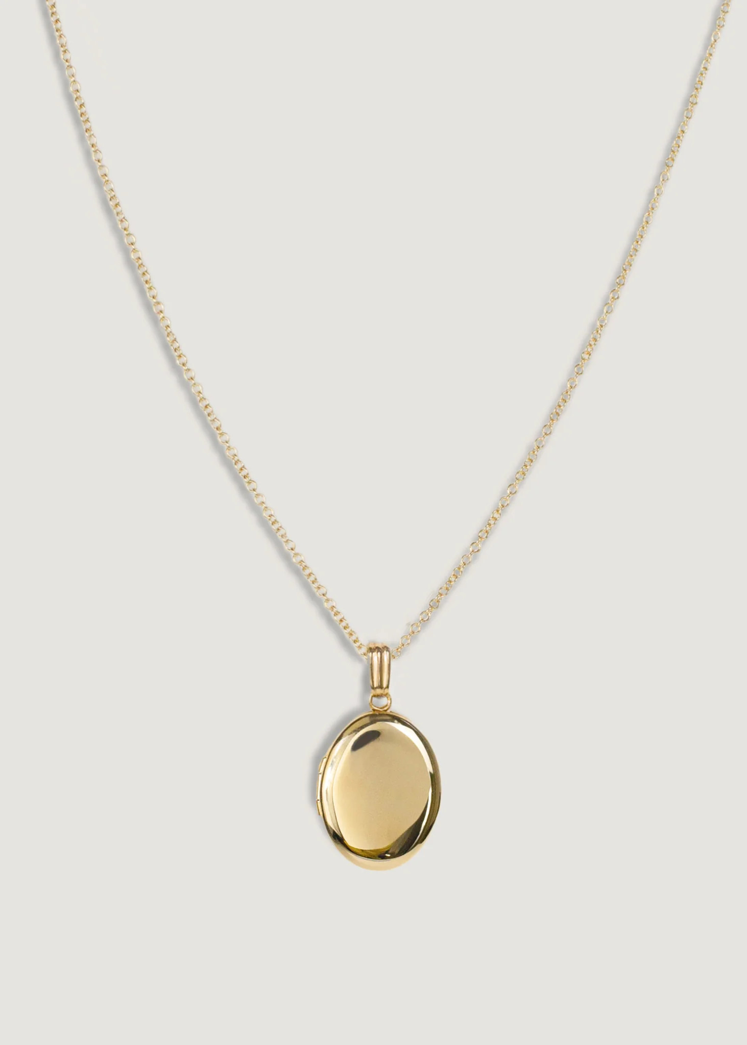 Maison Oval Locket Necklace - Kinn | Kinn