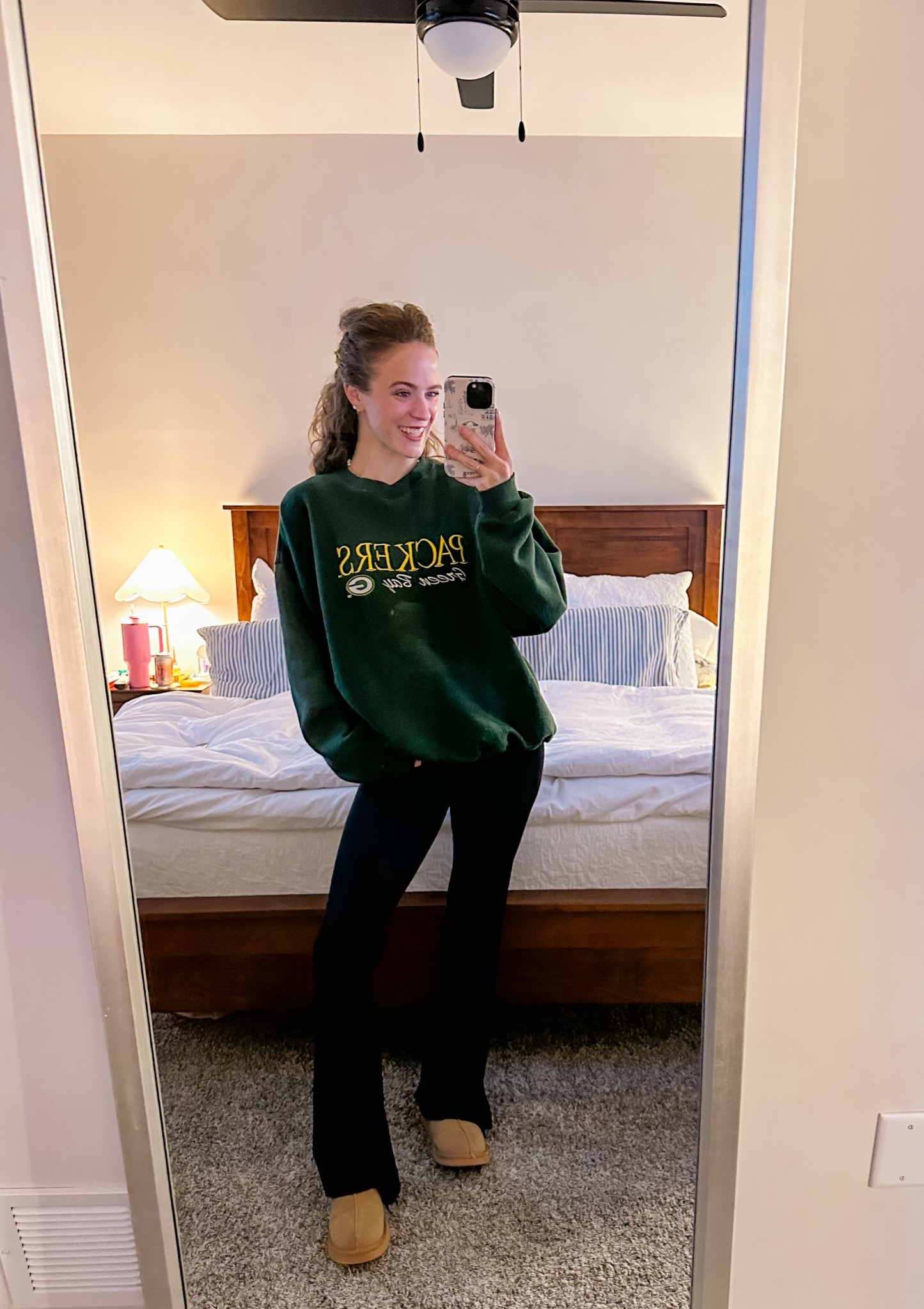 Comfy cozy WFH outfit!! Oversized sweatshirts are my fave…especially when I can steal them from Alex!! 

#LTKootd