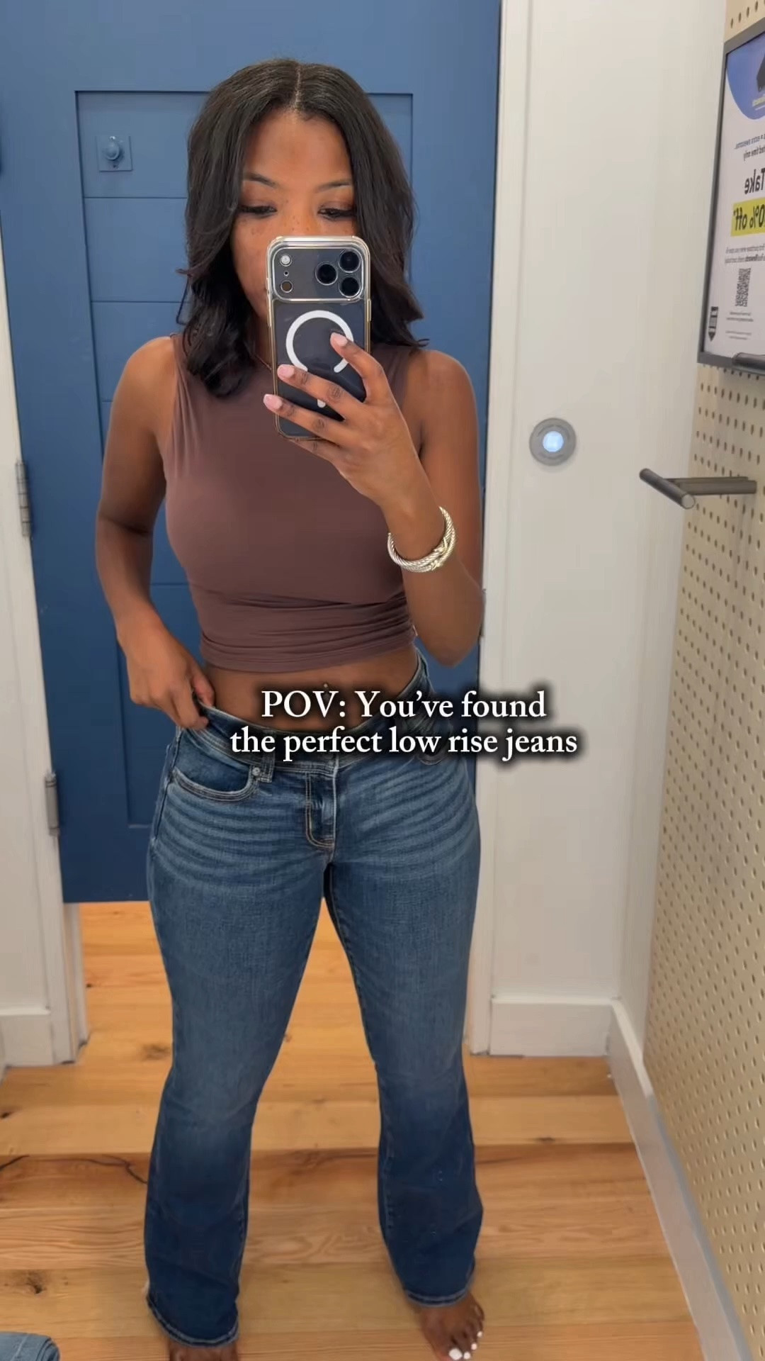 @American Eagle Outfitters these low rise next level stretch jeans are perfect for my girls with curves! They have so much stretch. 
I’m wearing a size 2. I’m 5’2 and 125lbs and these fit like a glove.

#LTKootd #LTKPetite #LTKSaleAlert