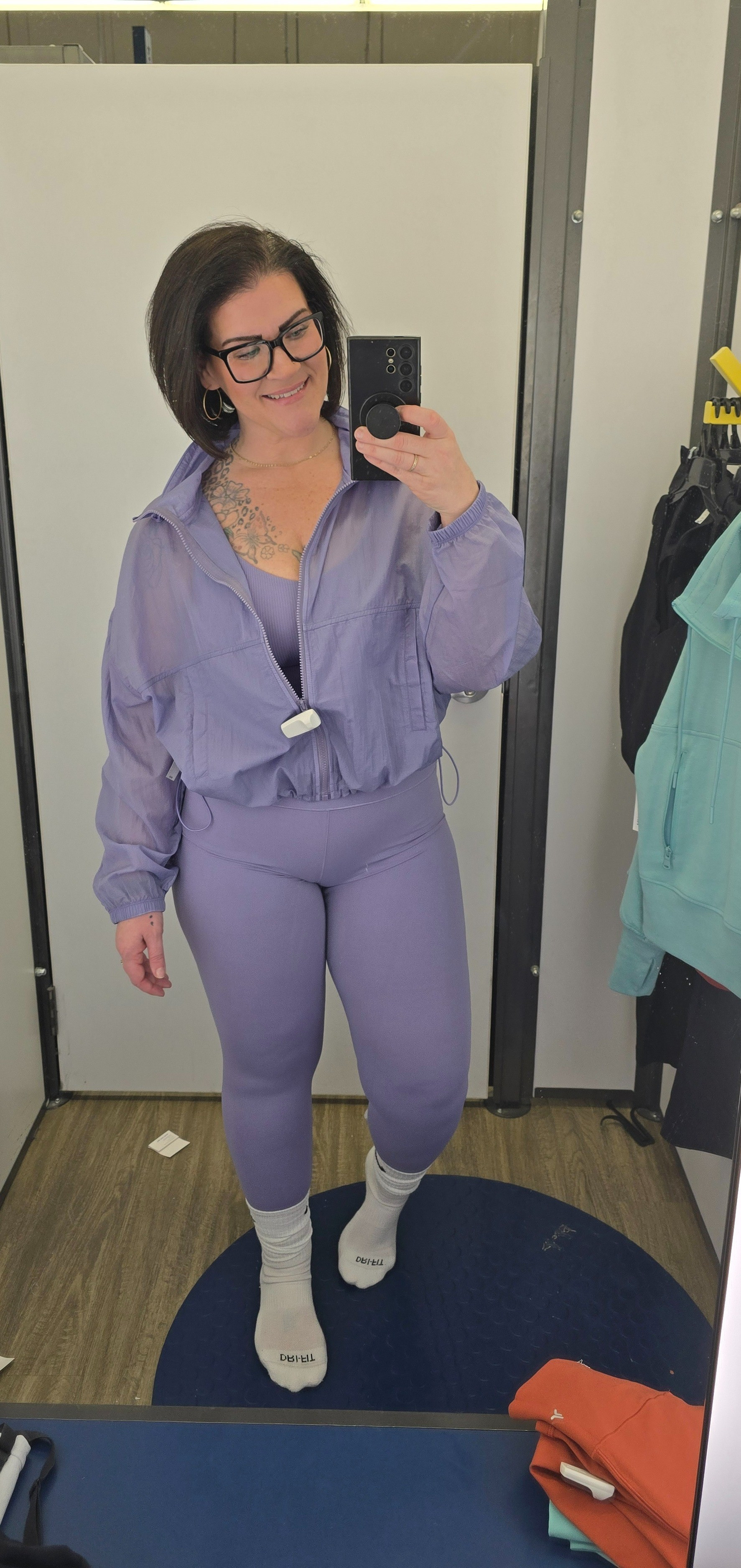 I am OBSESSED with this look. The zip up. The coordinating colors!! The material of these leggings!! Top tier! True to size!

#LTKActive #LTKMidsize #LTKOver40