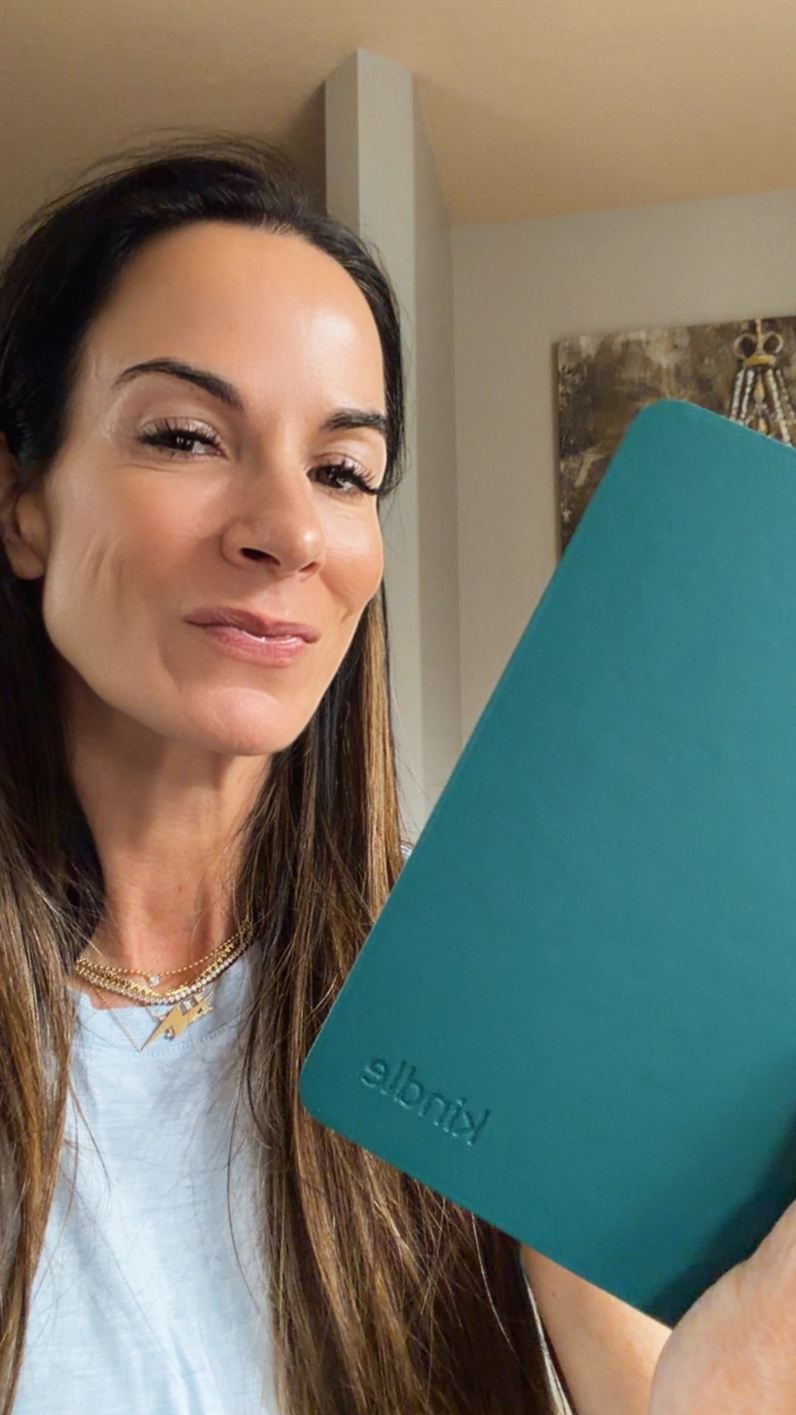 Kindle secured thanks to all of your help!! Now I need book recs!!!

Nicole Colee, lounge, book club, book recommendations, kindle, Amazon kindle 

#LTKselfcare #LTKHome #LTKdayinmylife