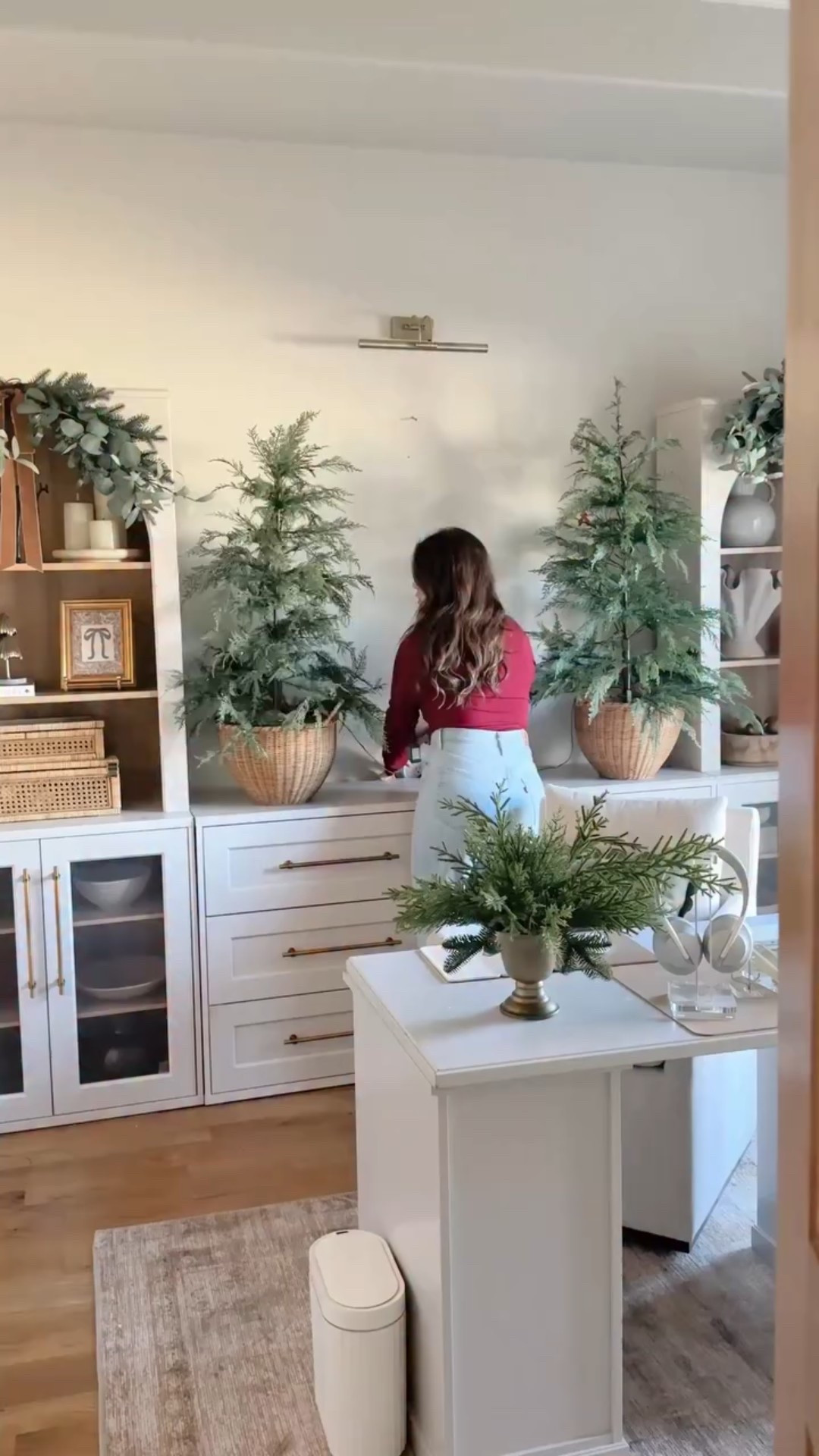 Come with me and see how I decorated my office for Christmas 🎄✨


#christmasoffice #christmasdecor #tistheseason #christmasinspo

#LTKHome #LTKHoliday #LTKSeasonal