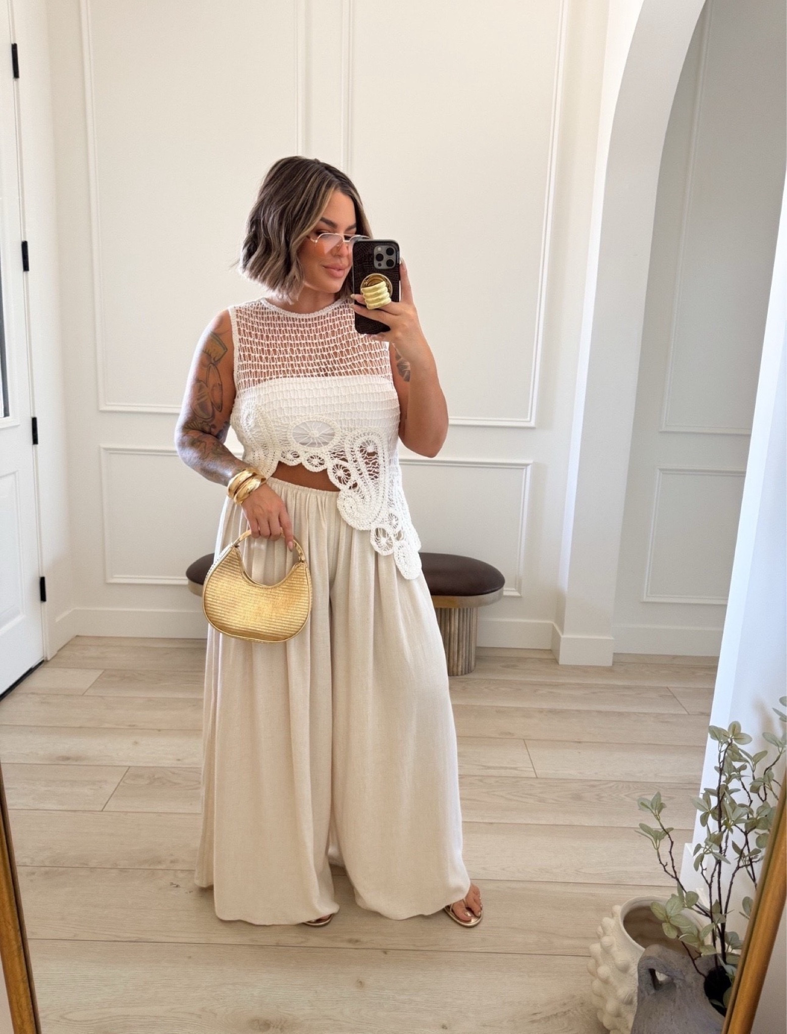 Top L 
Pants L 
Bandeau is old but you can find one on Amazon very similar.

Comment SHOP below to receive a DM with the link to this post on my LTK ⬇ https://liketk.it/6dMLA

https://liketk.it/6dMLA

Follow my shop @shaynaslife on the @shop.LTK app to shop this post and get my exclusive app-only content!

#liketkit 
@shop.ltk
https://liketk.it/6dQwN