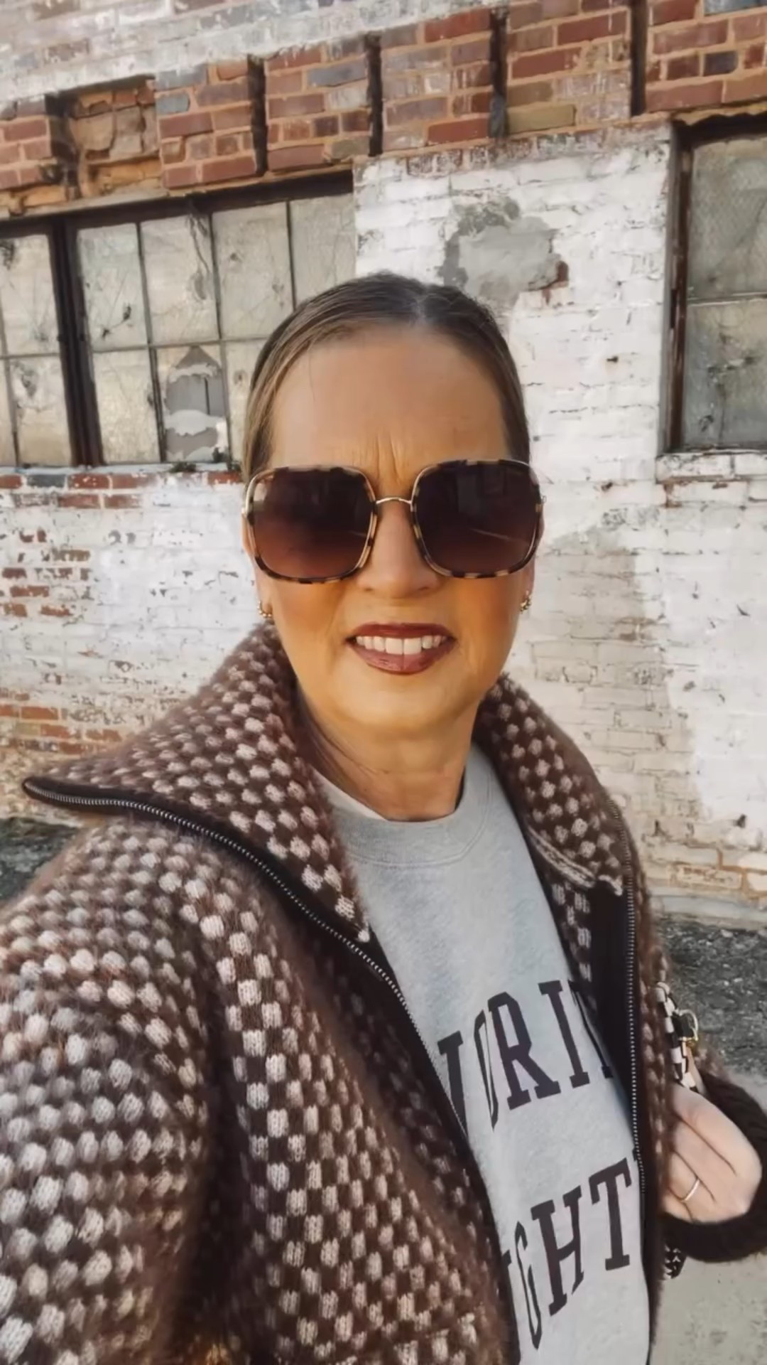 Sweatshirts, Uggs and Sunglasses = January

What do you live to wear in January?

#over50january #over50winterstyle #over50ootd #casualstyleover50 #uggseason