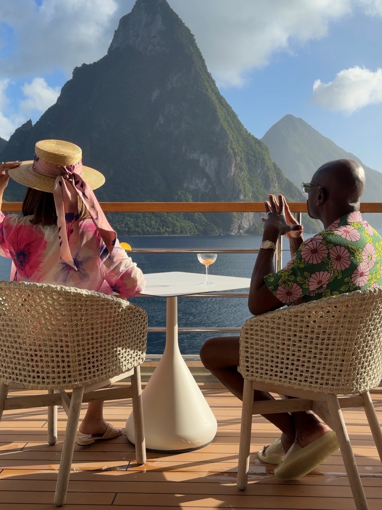 St. Lucia appreciation post:
St. Lucia really doesn’t do subtle.
Emerald mountains, glassy blue water, golden sunsets, and rainbows that feel straight out of a movie 🌈
Every moment here felt unreal.
If paradise is on your bucket list… this is your sign. 🌴💫

