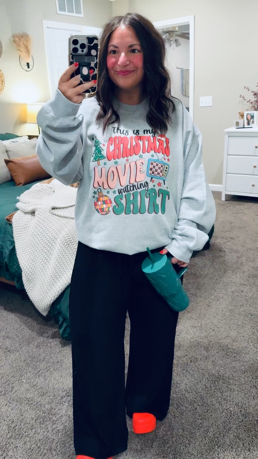 clogs: fit oversized // wearing a size 4
pants (part of a set): fit true to size // wearing an XL
crewneck: fits true to size // wearing an XL 

 

#LTKHoliday #LTKSeasonal #LTKFindsUnder50