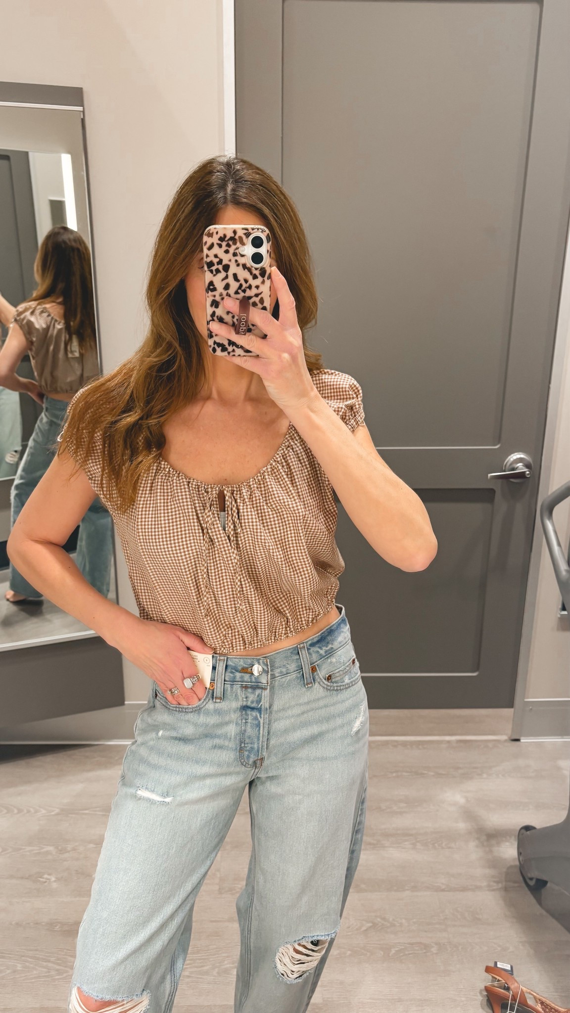 Target puff sleeve crop top in brown gingham.

Wearing a medium. 


Paired with 90’s low rise baggy jeans. Size 4

#LTKSaleAlert #LTKSeasonal