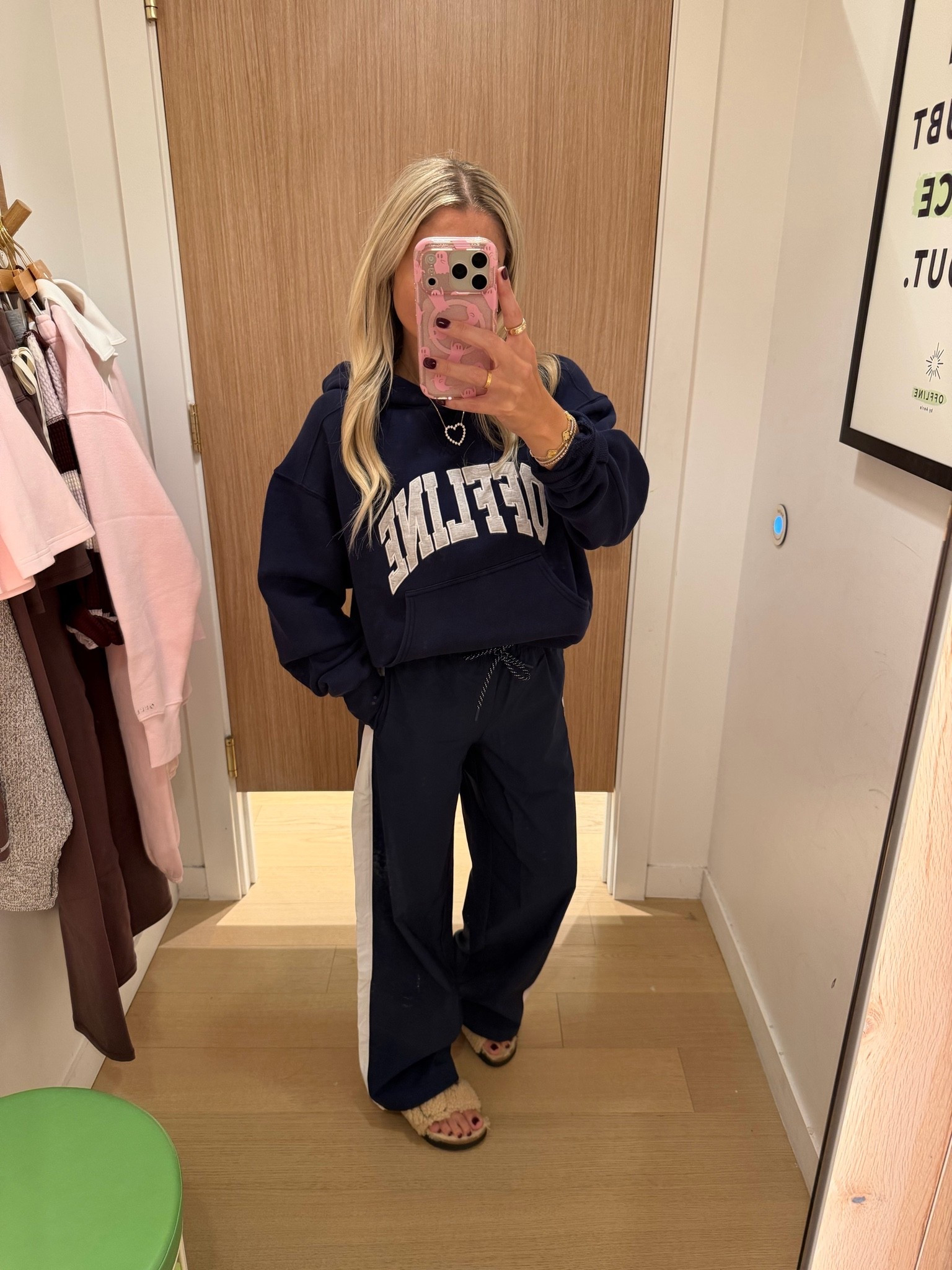 New @Aerie fall outfit
Size xs
Birkenstocks tts