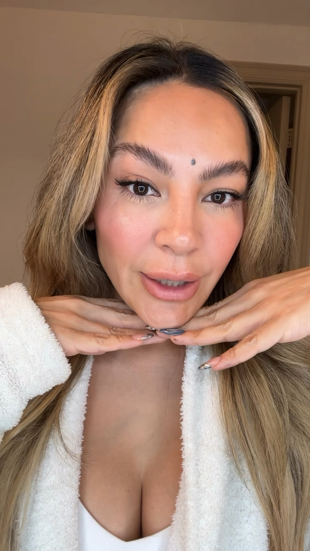 Makeup for work #GRWM 
Makeup and outfit 🔗 