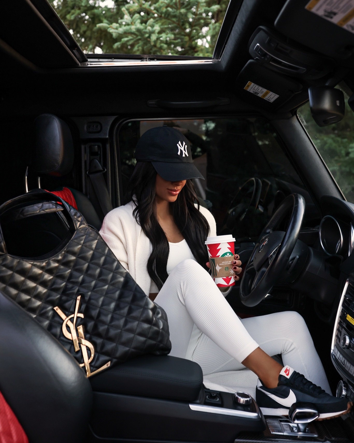 Weekend outfit ideas 
Amazon knit wearing a small
YSL Saint Laurent Icaro bag
Splendid x Cellajaneblog white coatigan wearing an XS
Nike Daybreak sneakers on sale - run TTS


#LTKsalealert #LTKunder100 #LTKshoecrush