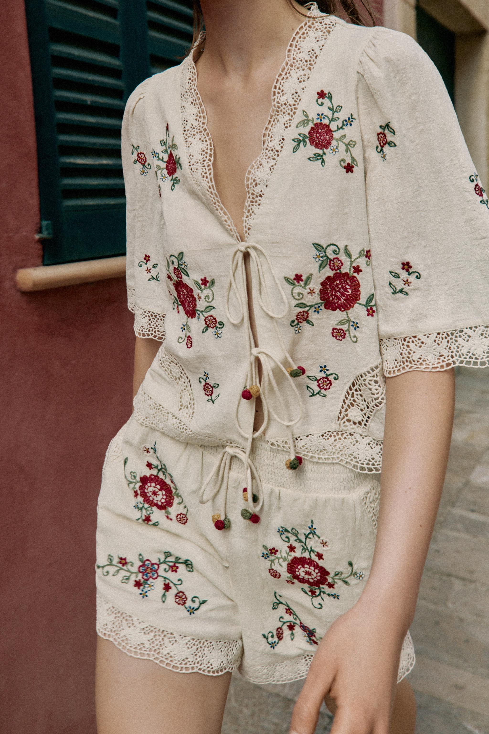 EMBROIDERED FLORAL TOP | Zara US