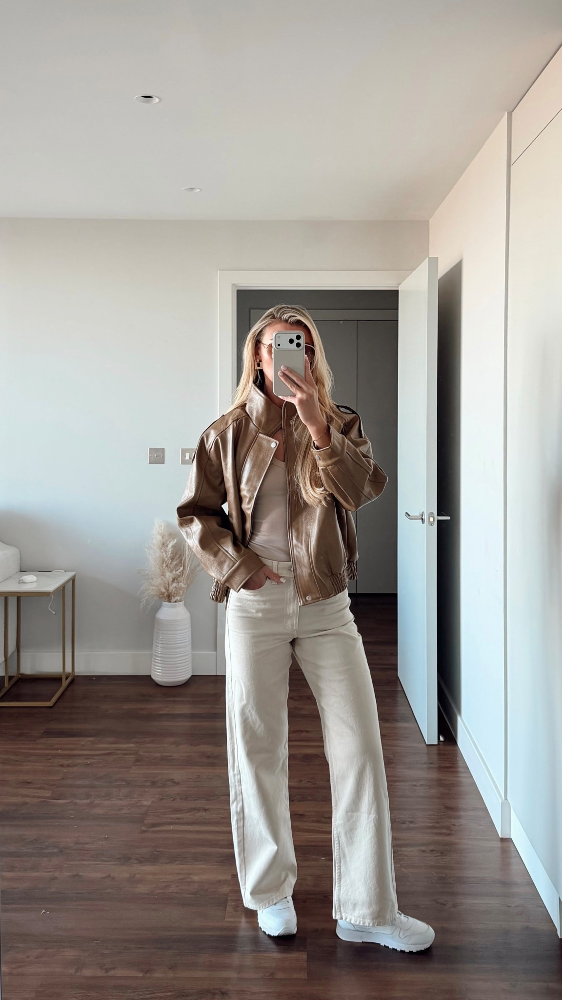 My river island order arrived and I’M SORRY!!!! 😍😍😍 whole look is DIVINE. 🥯

I bought size medium in the jacket, XS in the top & UK 6 Regular in jeans (I’m 5ft6 for reference) 🫶🏼

Fab for… 
• everyday casual outfit
• spring outfits 
• cool girl style 
• model off duty look
• effortless / low effort spring style
• transitional spring outfit 

|| #riverisland #creamjeans #beigeoutfit #neutraloutfit #leatherjacket #brownjacket #springstyle #outfitinspo #springoutfitideas #styling #newin #haul #tryonhaul #capsulewardrobe #straightlegjeans #wardrobeessentials #basics #goodqualitybasics #springfashion 

#LTKeurope #LTKuk #LTKspring