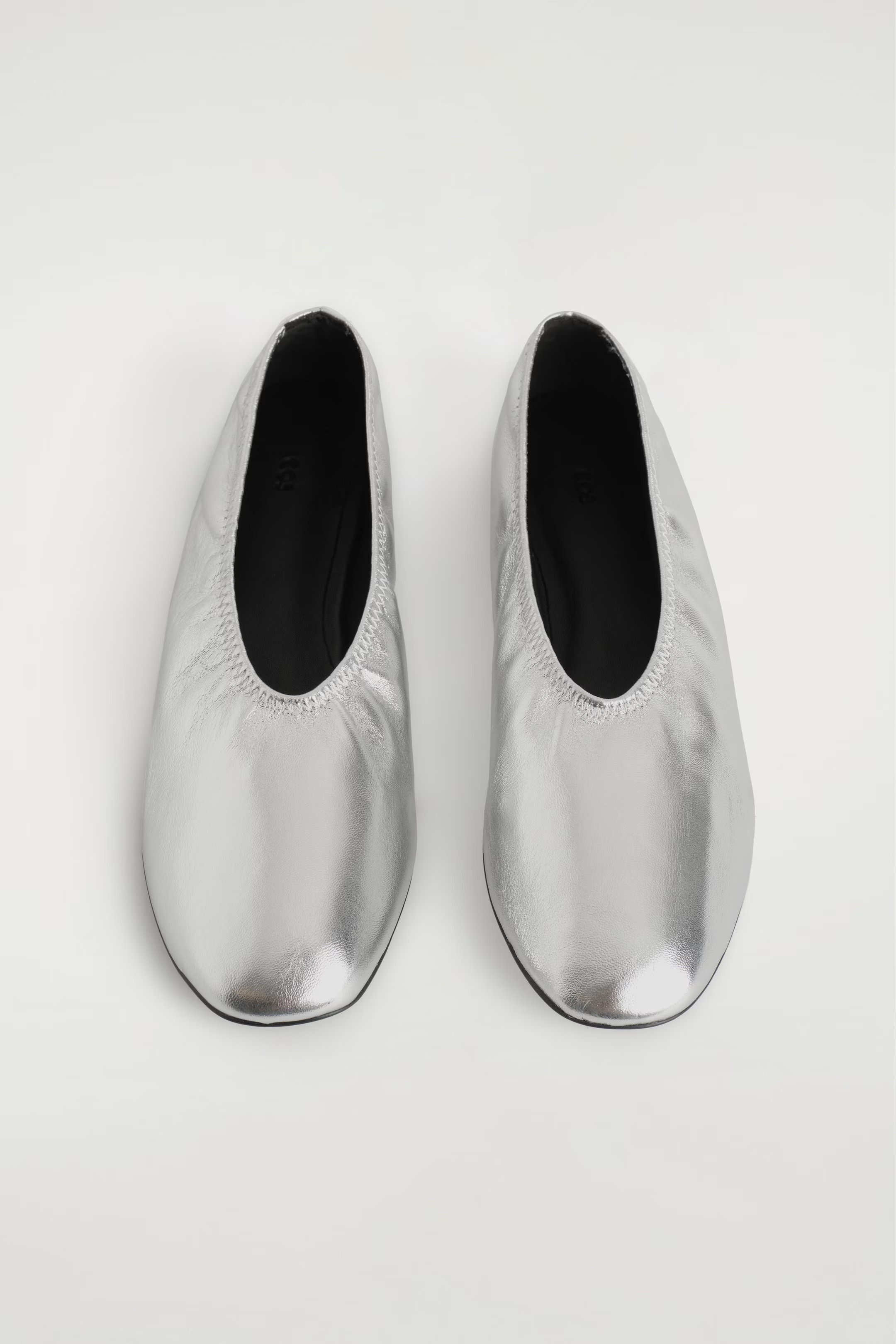 MINIMAL LEATHER BALLET FLATS - SILVER | COS GB | COS UK