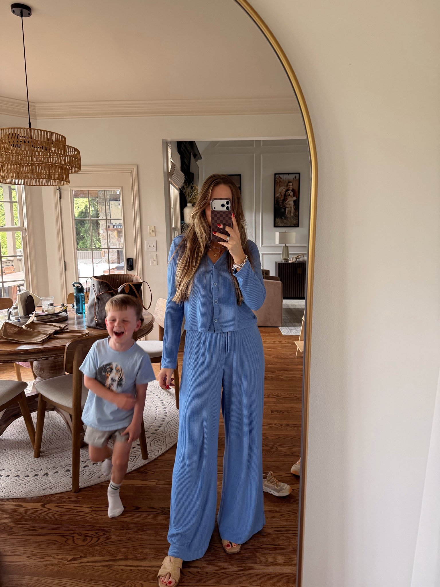 My travel set is 10/10 🩵😍 I’m in size small in the pants & medium in the top! 