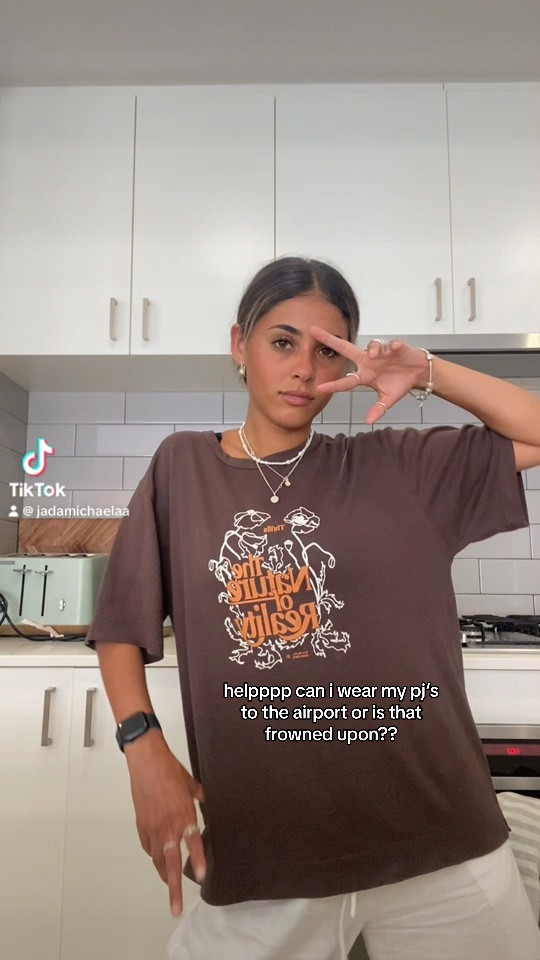 Sucker for baggy tees 🐻

#LTKstyletip #LTKaustralia #LTKVideo