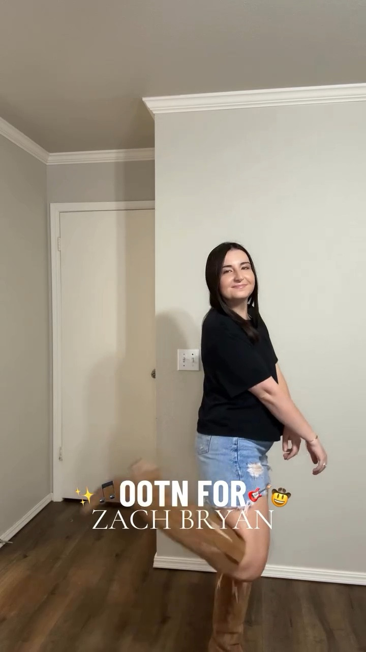 @levi.jacobs.10 surprised me w/ ZB tickets for my birthday! 🤩🤩🤩

#concertoutfit #concertootd #ootd #ootn #zachbryan #outfitideas #outfitofthenight

#LTKShoeCrush #LTKBeauty #LTKU