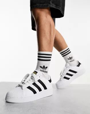 adidas Originals – Superstar XLG – Sneaker in Weiß und Schwarz | ASOS (Global)