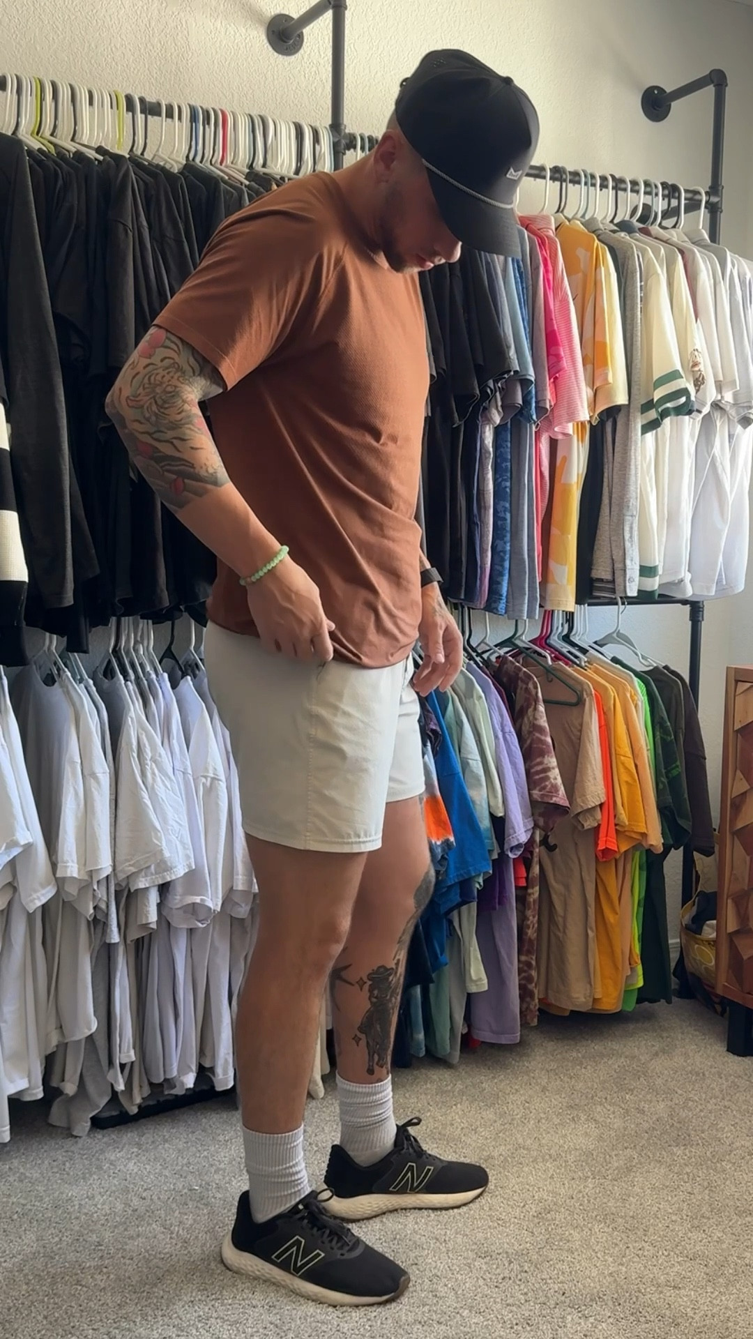 Keeping it simple but sharp—earth tones up top with clean neutrals on the bottom. Easy fit, everyday style.

#MensStyle #OOTD #Streetwear #CasualFit #EverydayStyle #MensFashion #OutfitInspo #StyleEssentials #NeutralTones #CleanFit

#LTKActive #LTKMens #LTKWorkwear