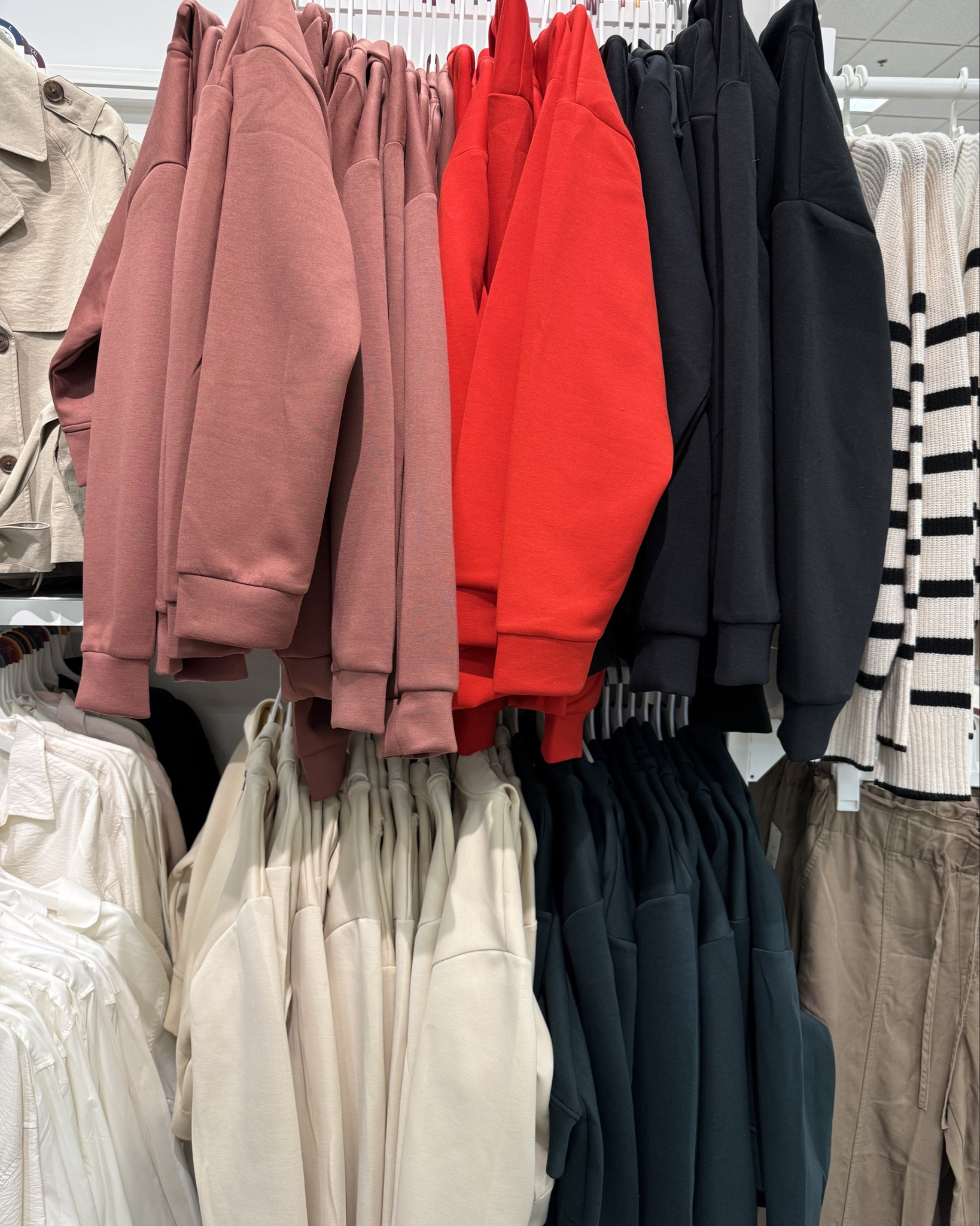 These hoodies remind me of lulus scuba!! 🤩🤩


#LTKStyleTip #LTKFitness #LTKActive