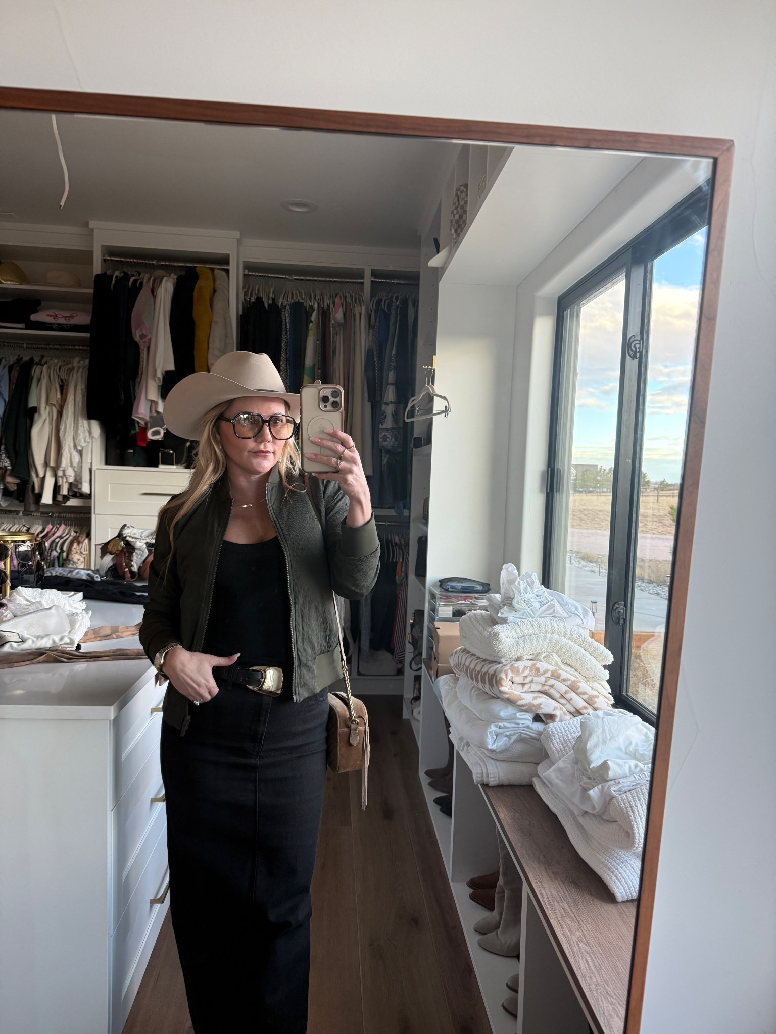 Date night outfit, western look, country concert, winter outfit 

#LTKvlog #LTKootd #LTKPetite