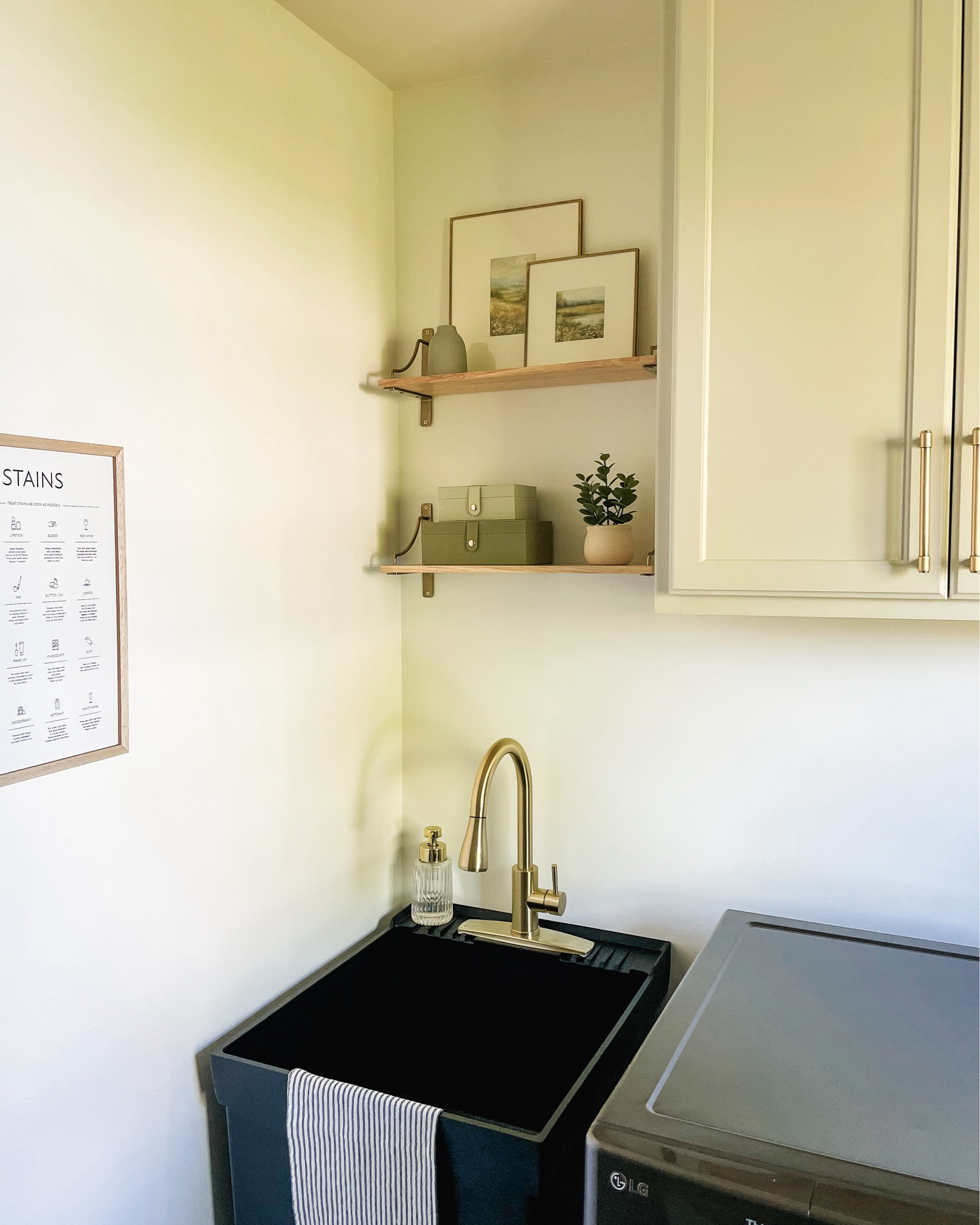 ✨LAUNDRY ROOM STILLS✨

This space has come such a long way since the beginning of the year. We still have lots more to do in here, but it’s functional and it’s still pretty! Hopefully by the end of the year we’ll have it all finished 🙃

#LTKStyleTip #LTKHome