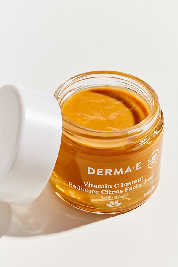 DERMA E Vitamin C Instant Radiance Citrus Facial Peel | Urban Outfitters (US and RoW)
