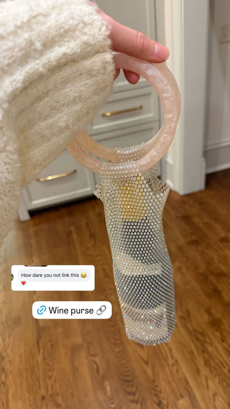 This purse bag is EVERYTHING - easy way to elevate your arrival! 

purse l amazon l wine  

 