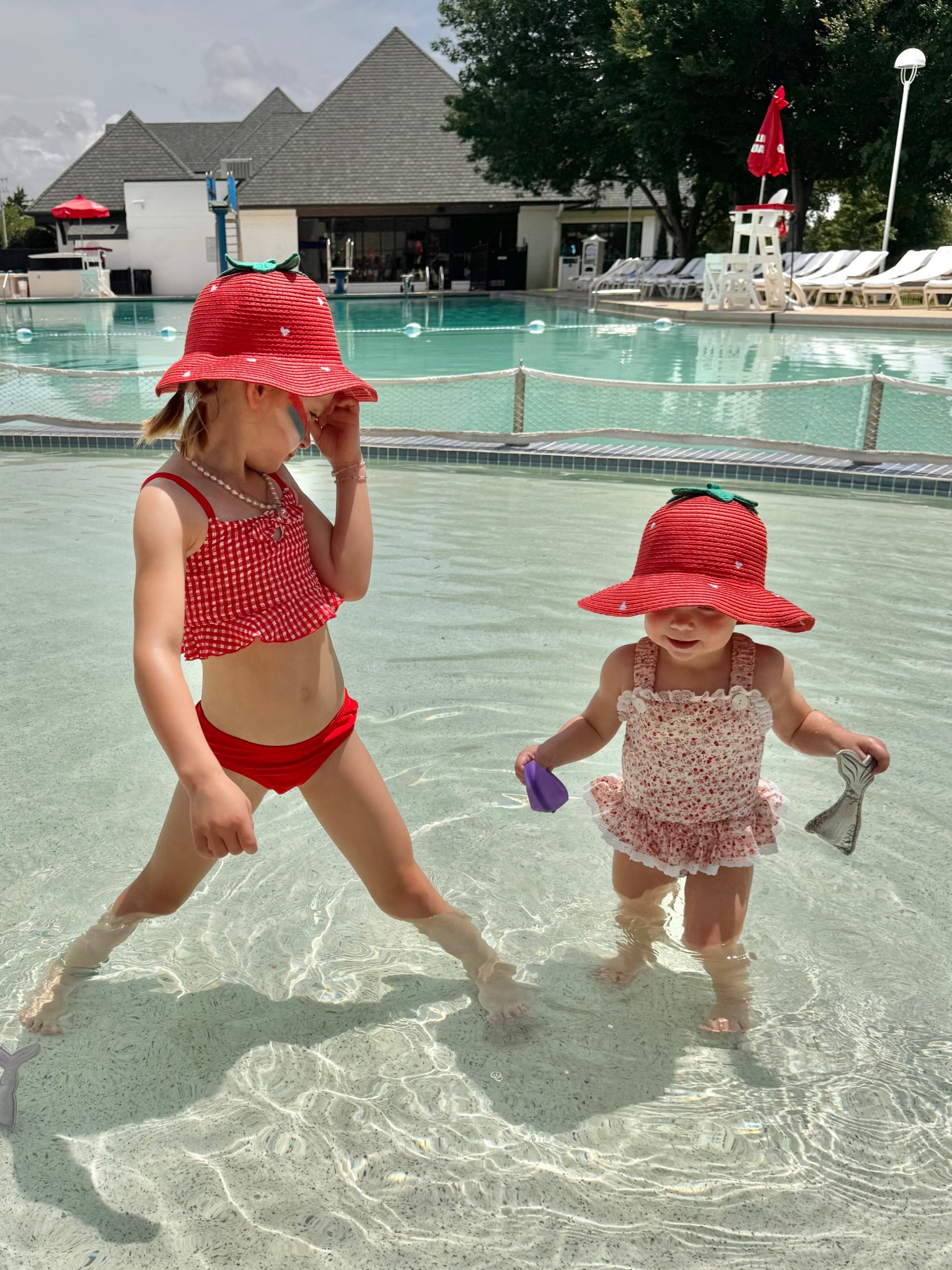 Strawberry girls! ❤️🍓