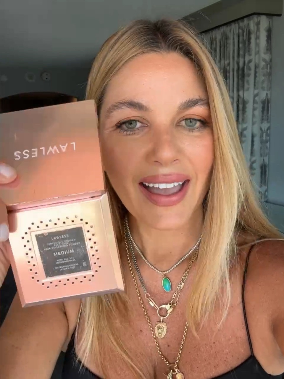My go-to powder for everything. Wearing in shade medium.

#LTKbeauty