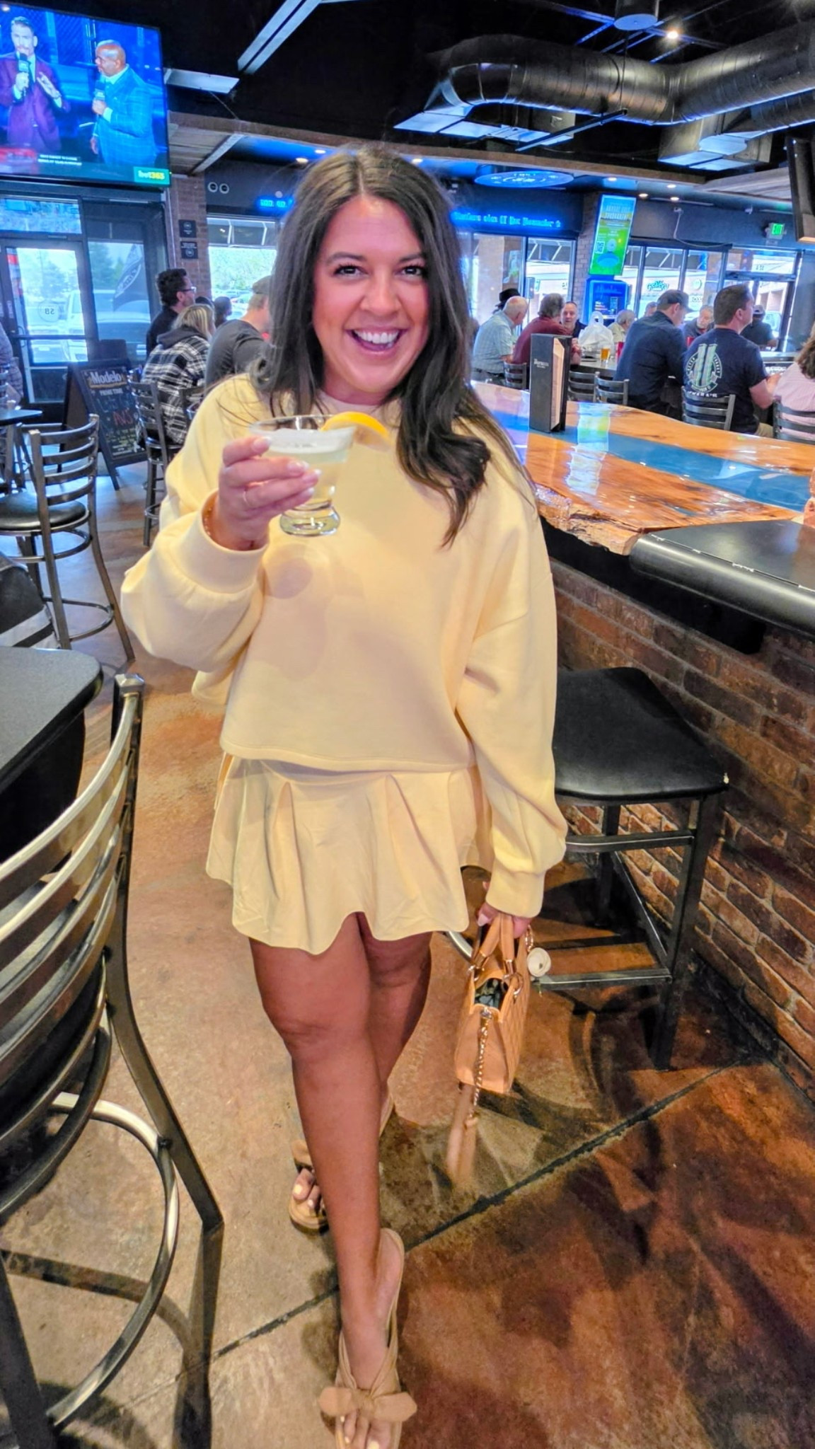 Butter Yellow fit with a lemon drop martini 🍋🍸

All of these are sooooo soft! I might sleep in this! 

I’m excited to mix and match this set for pickleball and Pilates this summer. 

I’m wearing my typical size Large on everything except the sweatshirt.

The sweatshirt I sized up to xL to make it more baggy, and so glad I did!

#LTKgrwm #LTKootd #LTKMidsize