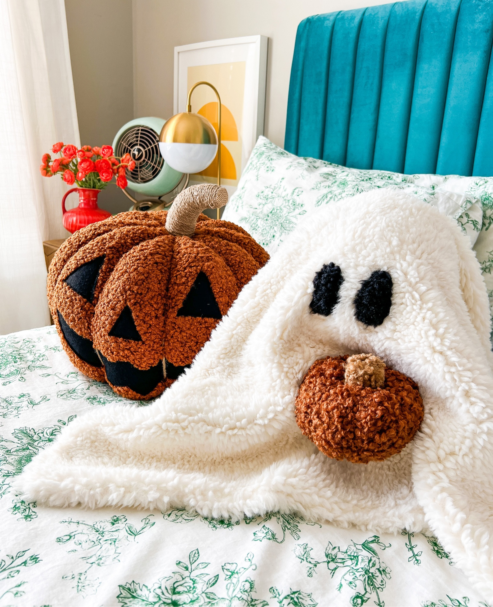 Our new Halloween pillows! 

#LTKHalloween #LTKhome