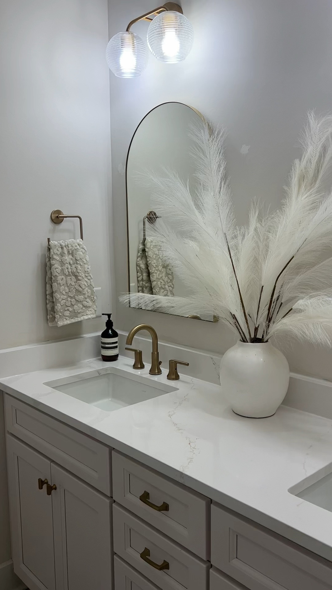 Neutral bathroom decor 

#LTKhome #LTKfindsunder100 #LTKVideo