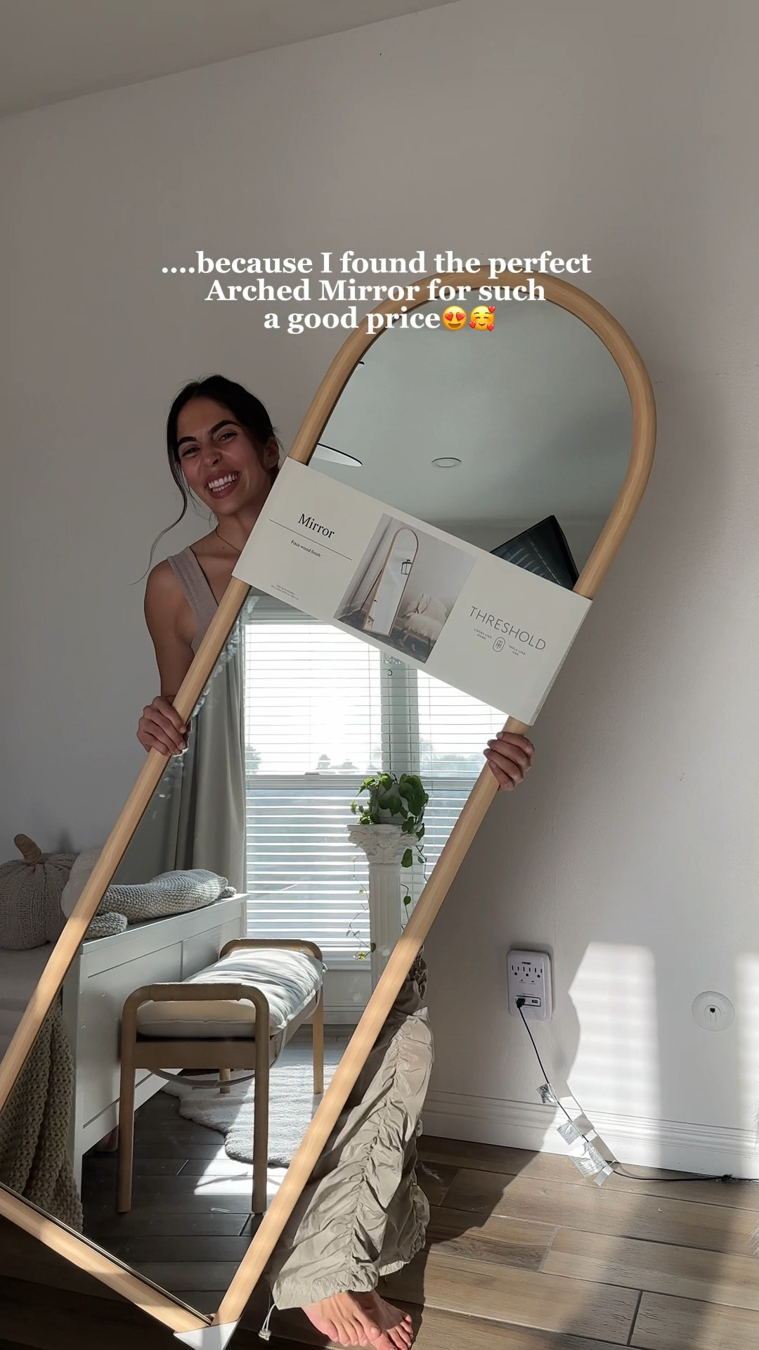 OBSESSED with our new arch mirror! Such a good price🫶🏼

#LTKhome #LTKfindsunder100 #LTKVideo