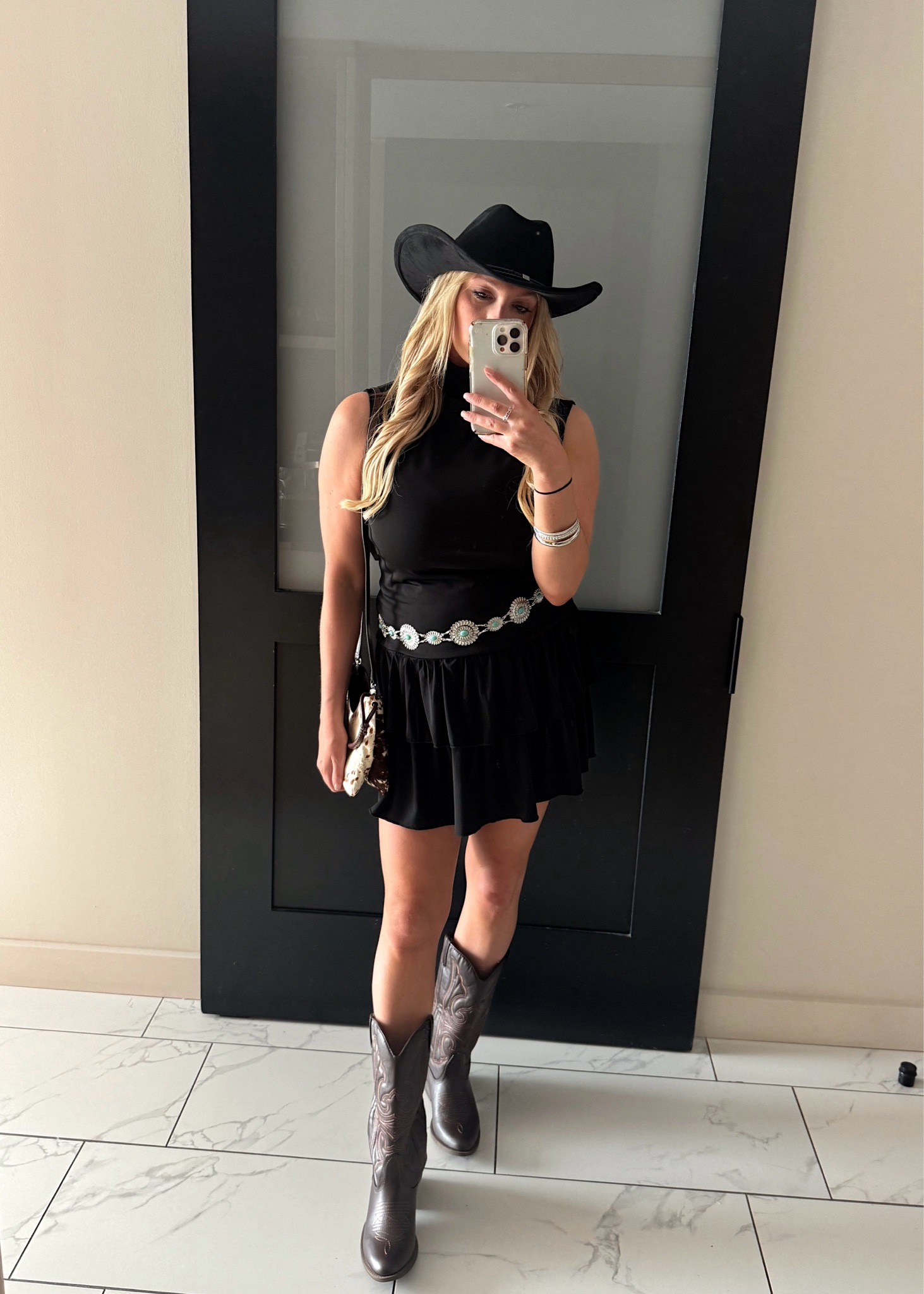 Nashville outfit • perfect for a country concert • everything’s under $100

cowhide bag is Staud, linking similar 