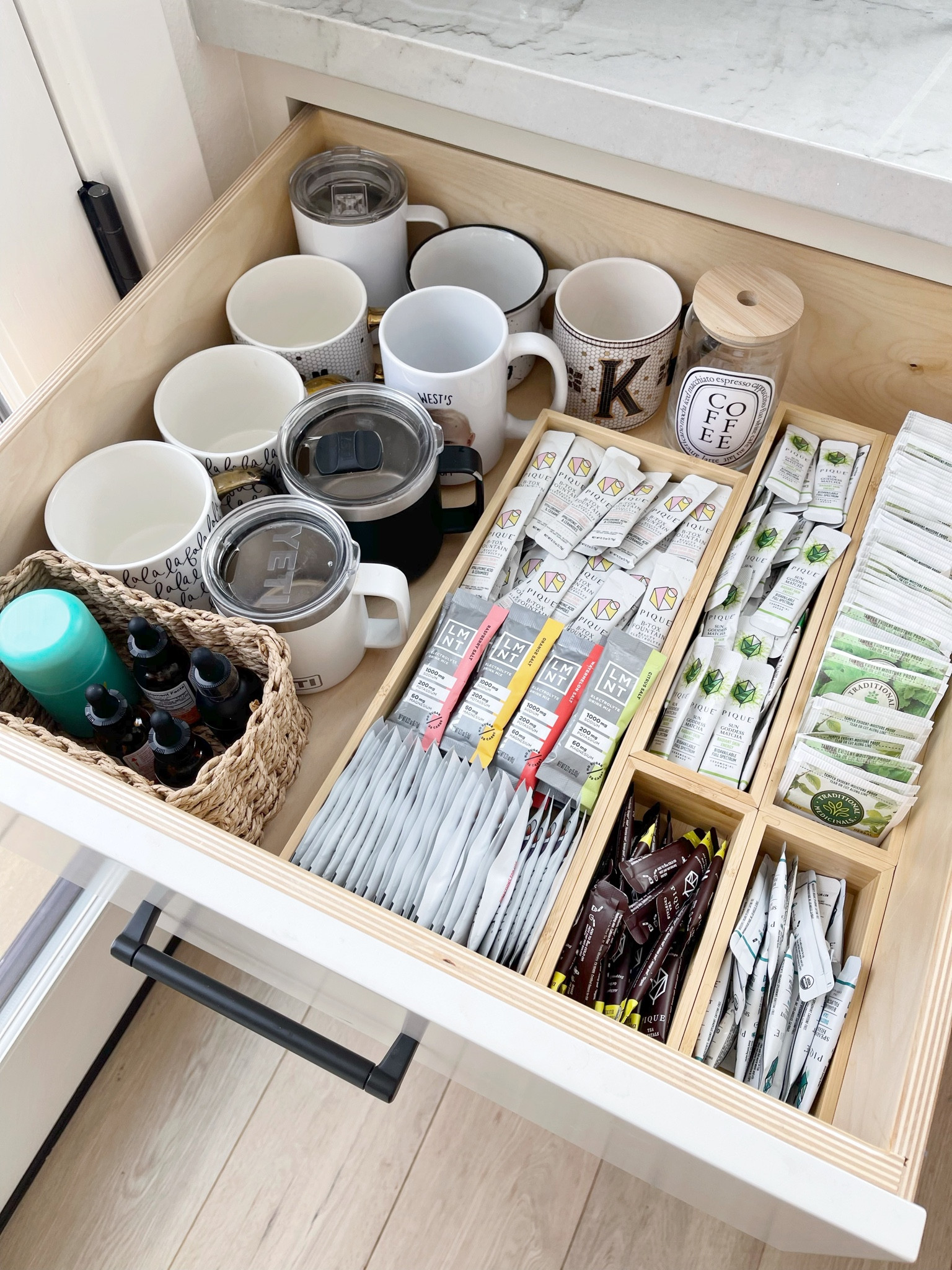 O R G \ drink and supplement drawer organization - coffee cups, teas, vitamin c, hydration packs & kiddo multivitamins!

Kitchen decor
Amazon home
Health wellness 

#LTKfit #LTKhome