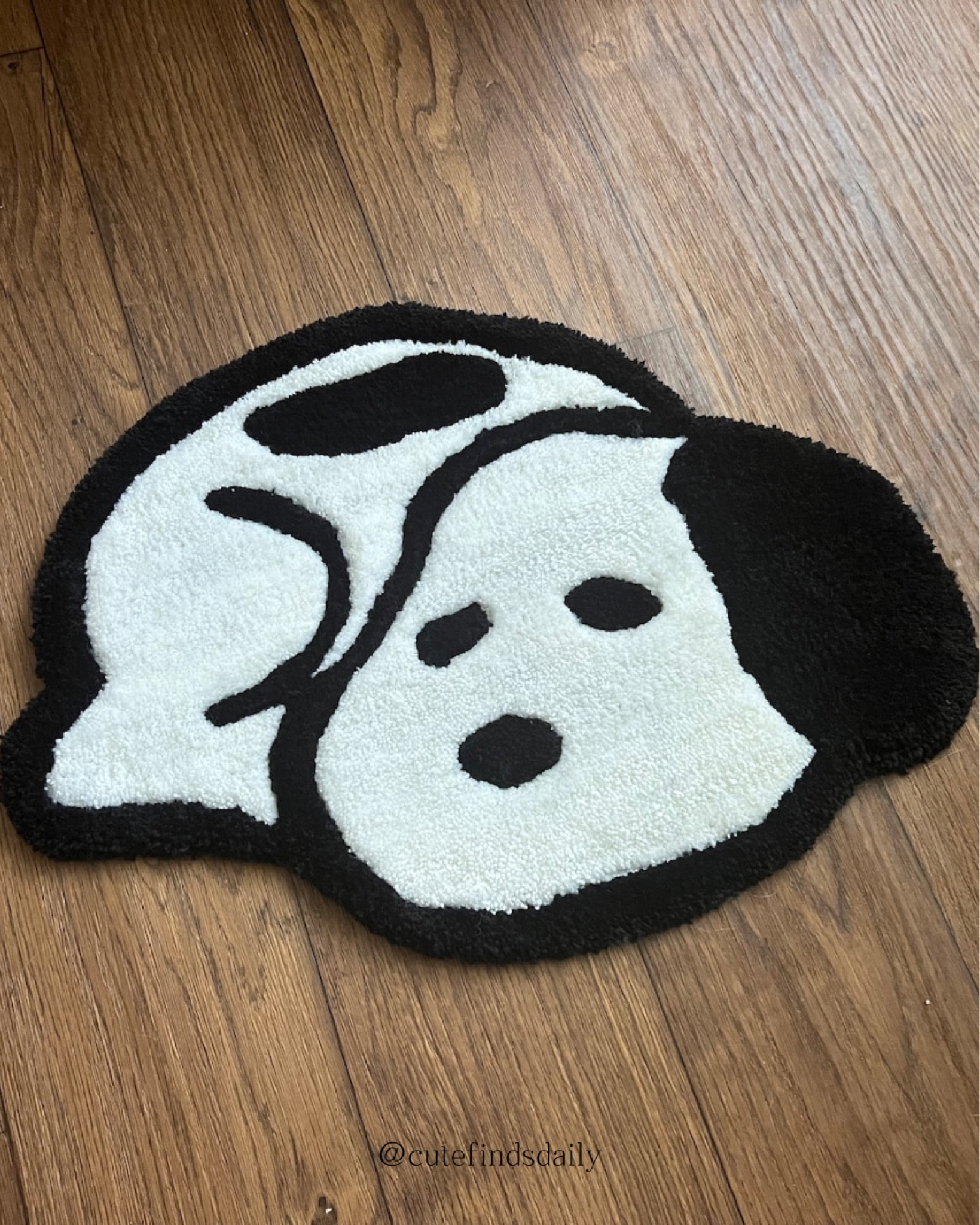 Adorable snoopy rug - perfect holiday gift idea for the snoopy lover in your life! 

Home decor, gift ideas, gift guide 

#LTKhome #LTKGiftGuide #LTKSeasonal