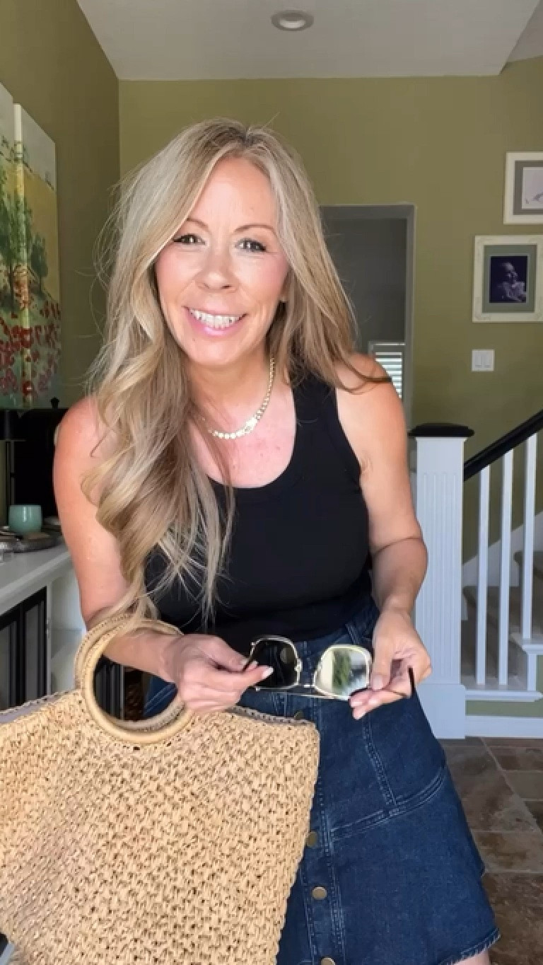 I can’t do synthetic in the summer. 

Weather heating up? Best way to feel cool is with natural and breathable fabrics! 

This tank (comes in 3 colors) and its a go-to! It feels good, looks good and washes well! I’d buy it over and over! 

Quality fabric m, petite friendly and comfortable design sustainable classic style 

Xo,
Jill 💋

#LTKSeasonal #LTKOver40 #LTKPetite
