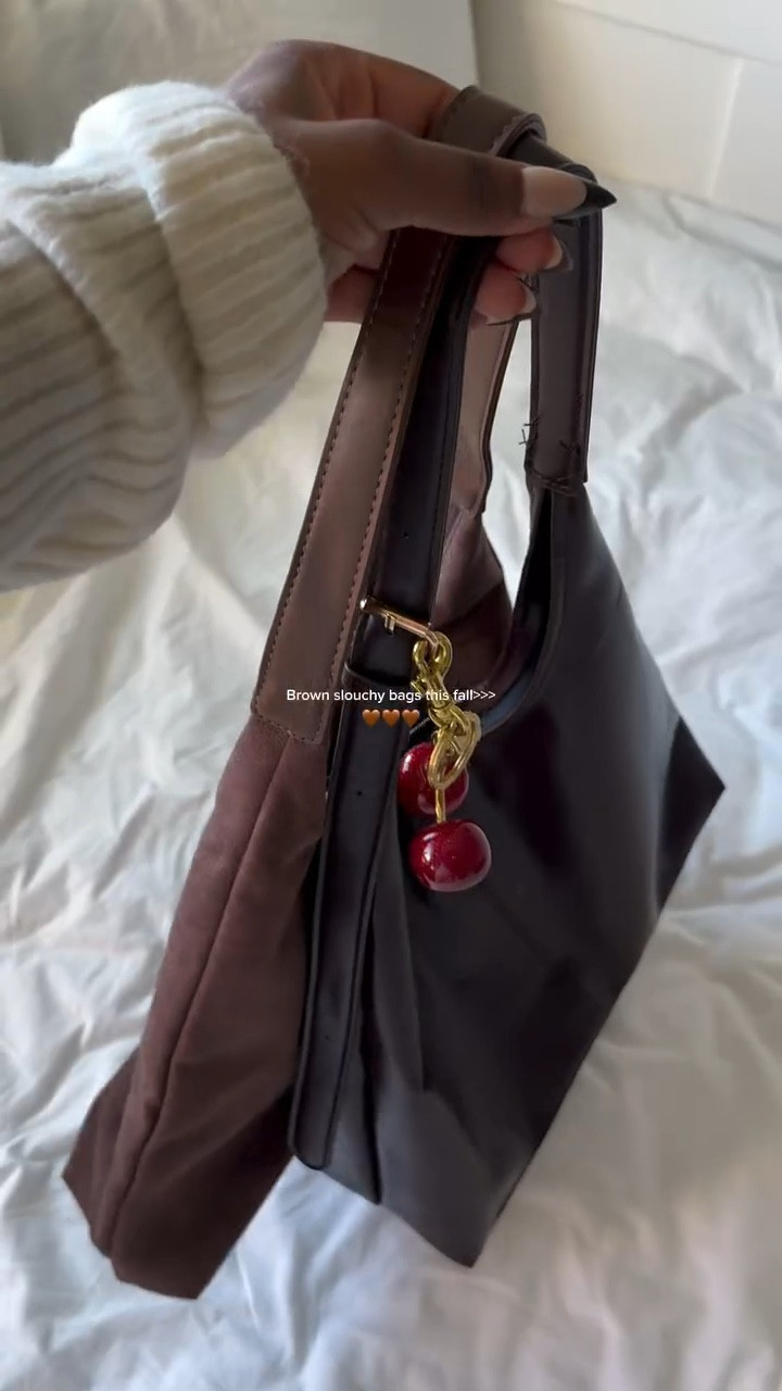 Link in bio 👜🍂

#brownbag #slouchybag #fallbag