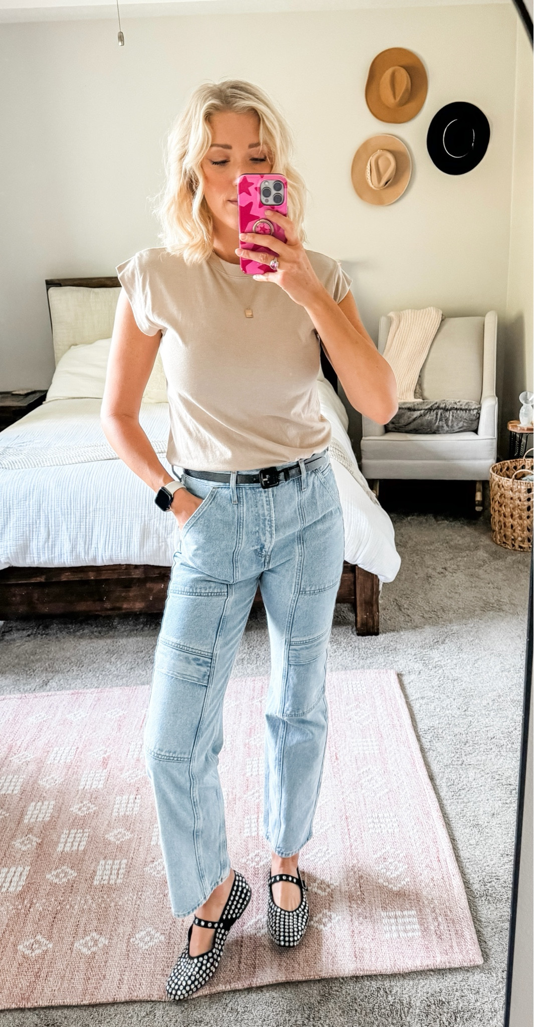 Jeans that I’m loving styling during this transitional season are these AGOLDE cargo denim. This wash is currently 30% off right now and am in love with the fit and style. Shop this look with the link below. Wearing a 27 in the jeans, shoes 9.5, top XS. 

#LTKFindsUnder100 #LTKShoeCrush #LTKSaleAlert