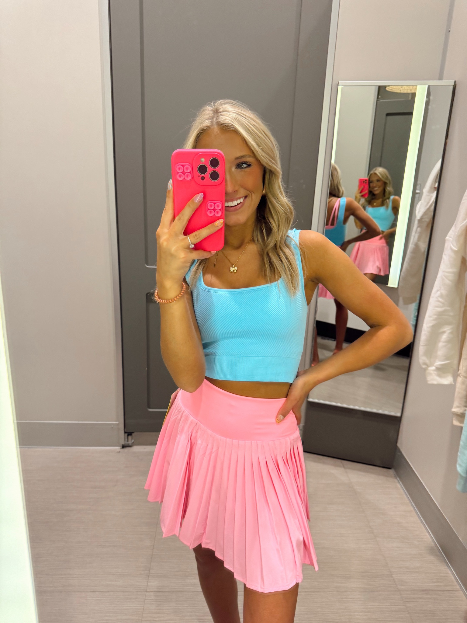 cotton candy moment 🩵🩷☁️🍬
Top:xs
skirt:xs

#LTKfindsunder50 #LTKU #LTKstyletip