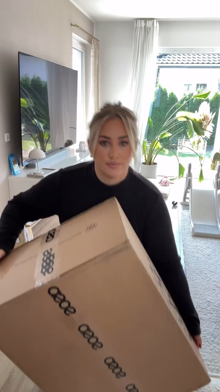 Dieses Jahr gibt’s endlich mal Stiefel die wirklich
WIDE FIT sind, juhuuuuu 🙏 
#outfits #autmnoutfit #curvy