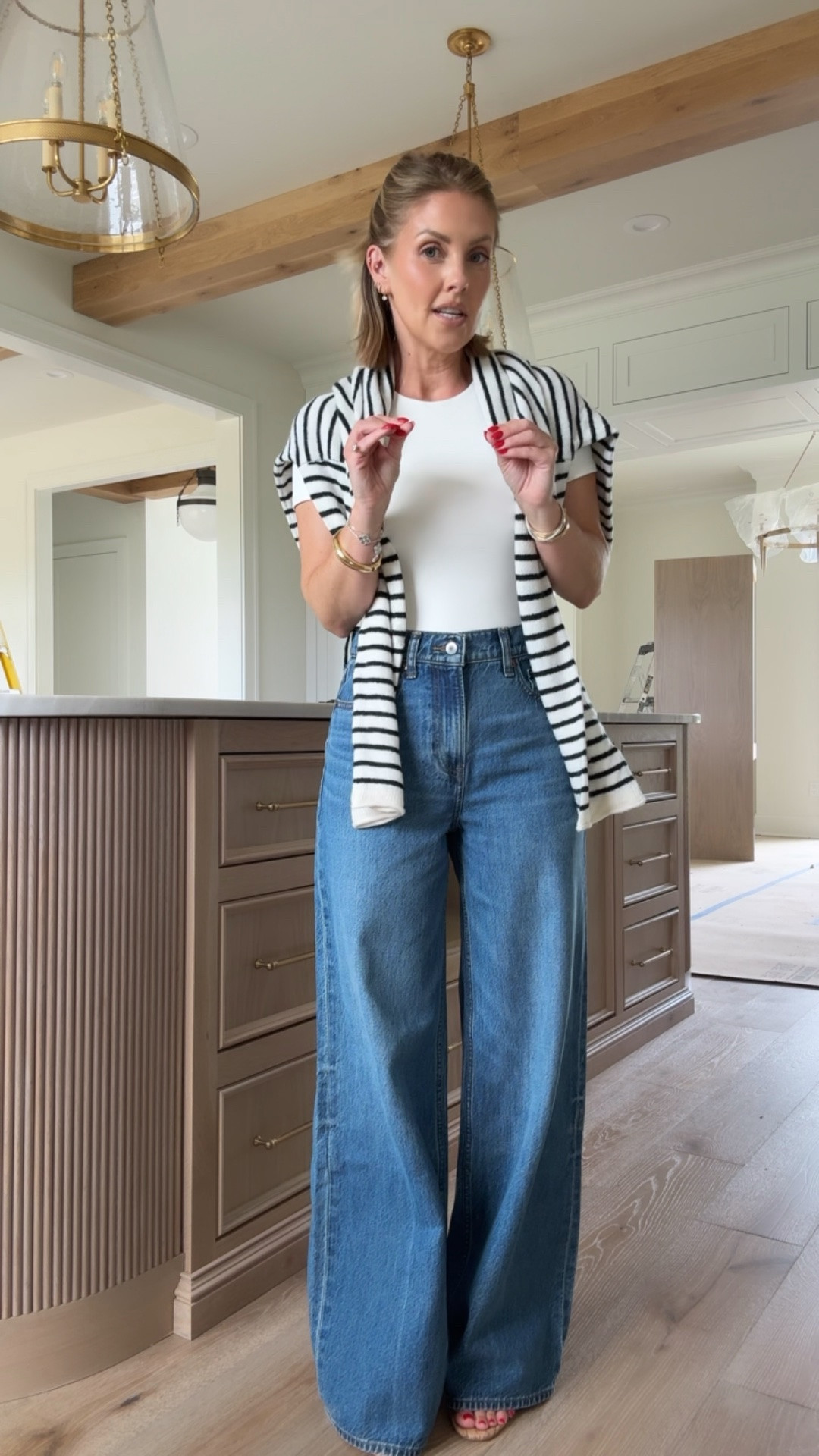 My @abercrombie order has me so excited for fall! 🙌🏼 Use code DENIMAF for an additional 15% off!
XS cardigan / Small bra free tank / 25 Regular jeans (I would recommend sizing down one in the wide leg jeans) 

#abercrombiepartner

* Denim Promo: *Offer valid online only August 5, 2026 to August 10, 2026 in US/CA. Excludes clearance. Online price reflects discount. 
* Extra 20% Off: *Offer valid in stores and online August 5, 2026 to August 10, 2026 in US/CA. Exclusions apply as indicated. Online price reflects discount. 
* Promo Code: *Use code DENIMAF to get an additional 15% off almost everything in stores and online at checkout from August 5, 2026 to August 10, 2026 in US/CA. Exclusions apply. See details online.

#LTKPetite #LTKSaleAlert #LTKootd