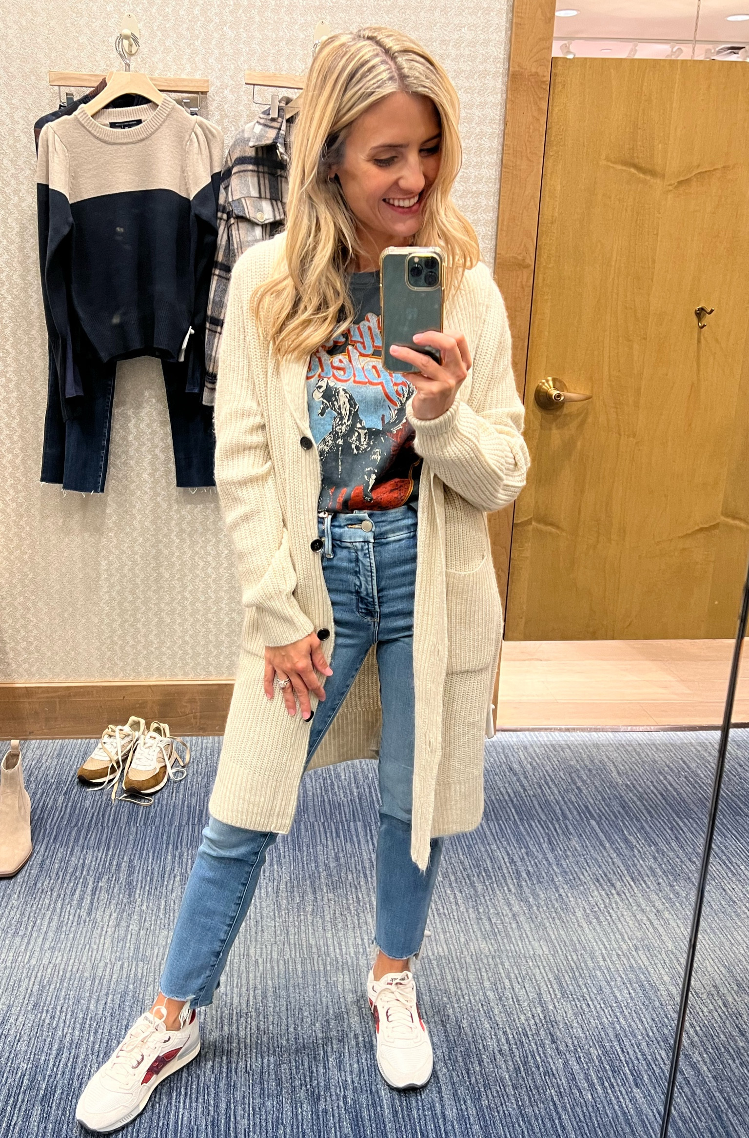 Lounge around and run errands look - fall edit. Favorite piece must be this cozy cardigan that is perfect for fall layering and will serve me well through next spring! 

#LTKstyletip