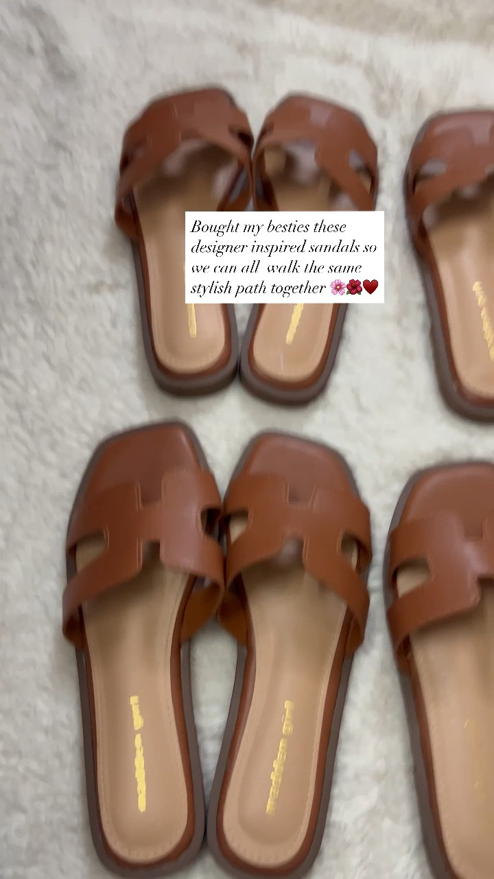 Why have one when you can have the whole squad matching. 🌸🌺♥️
Designer-inspired sandals for us all. 