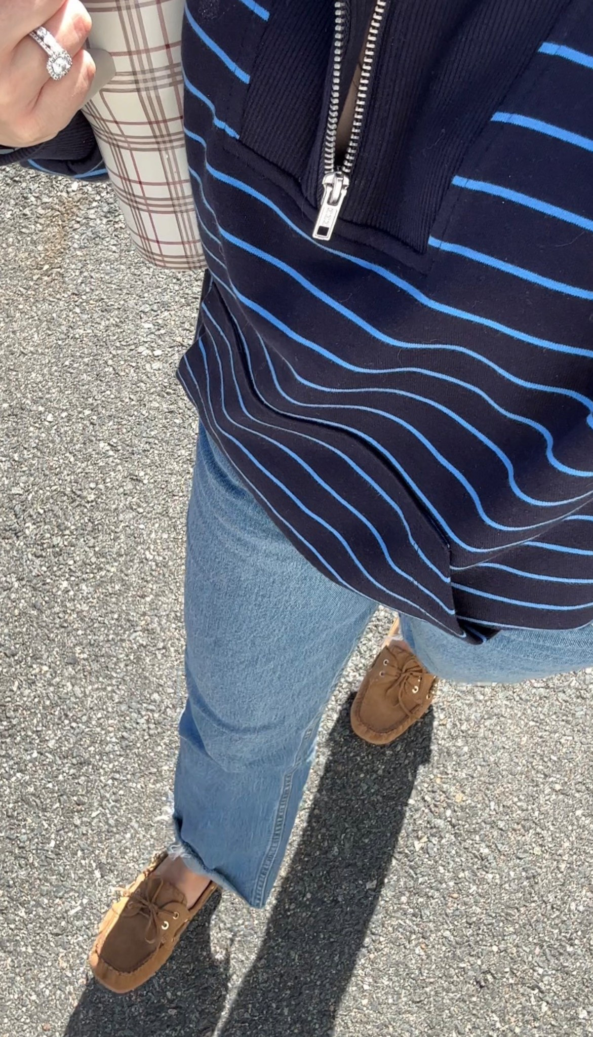 Cute mom outfit 

#LTKootd #LTKmomlife #LTKSpringSale