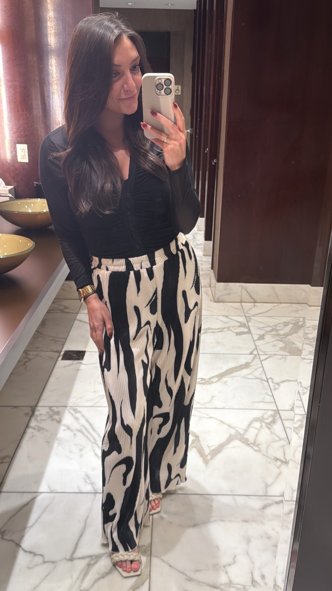 My new go to pants - elastic waist, comes in multiple colors. Under $30. Wearing size Medium. 

#LTKStyleTip #LTKFindsUnder50 #LTKWorkwear