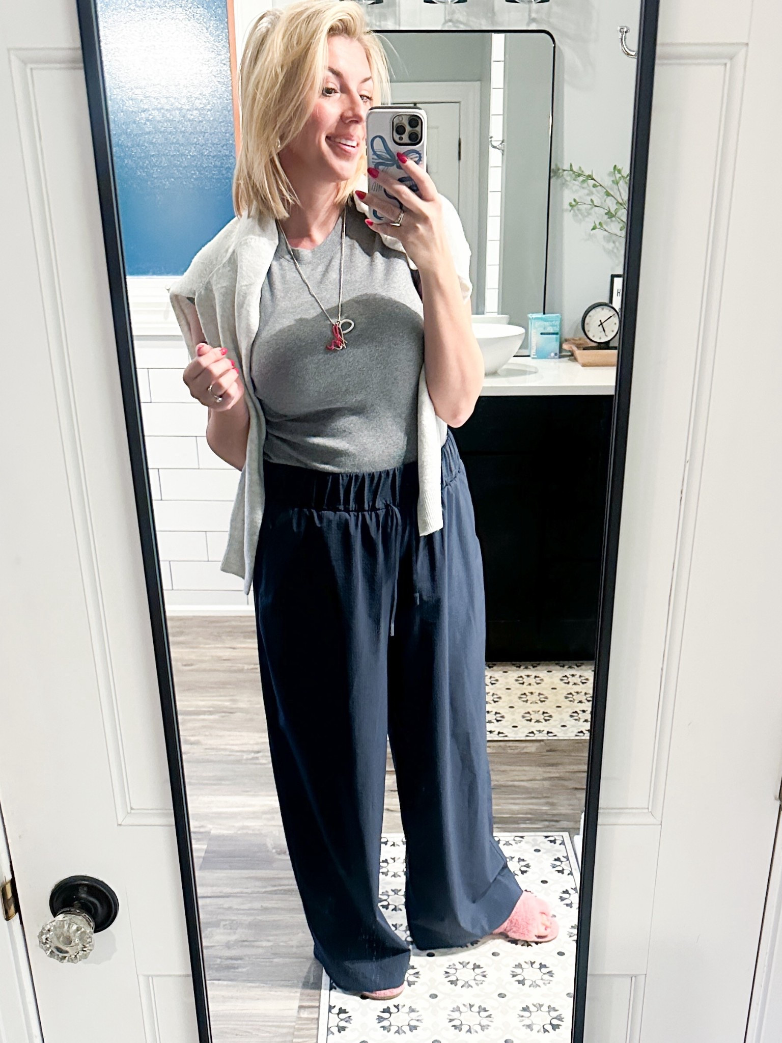 OOTD: Starbucks and cleaning my house  

#LTKOver40 #LTKActive #LTKMidsize